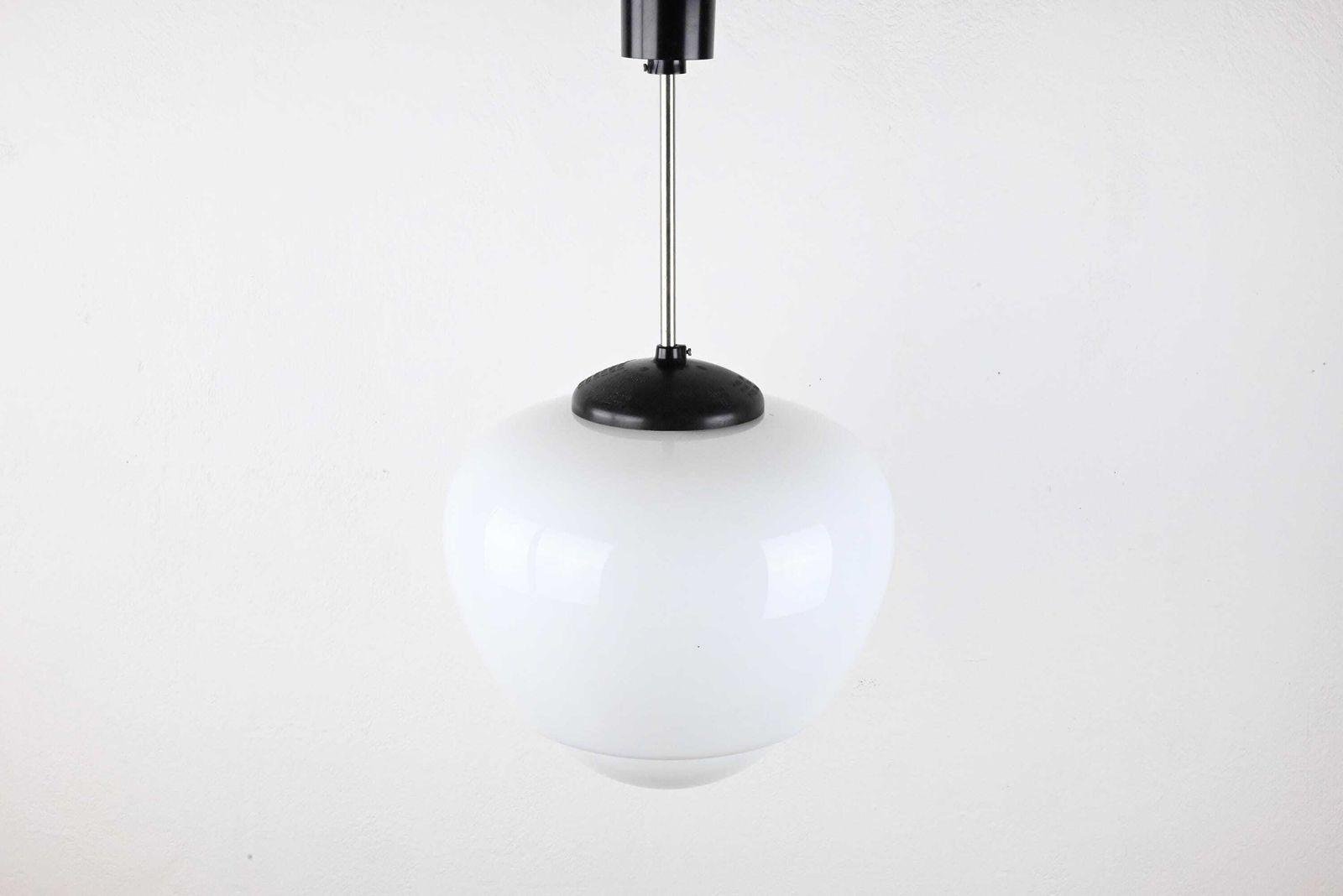 Bakelite Lamp, Bauhaus Pendant Lamp, Bauhaus Lamp, Bauhaus Light, Bauhaus Lighting, Pendant Lighting, Pendant Light, Pendant Lamp photo vintage