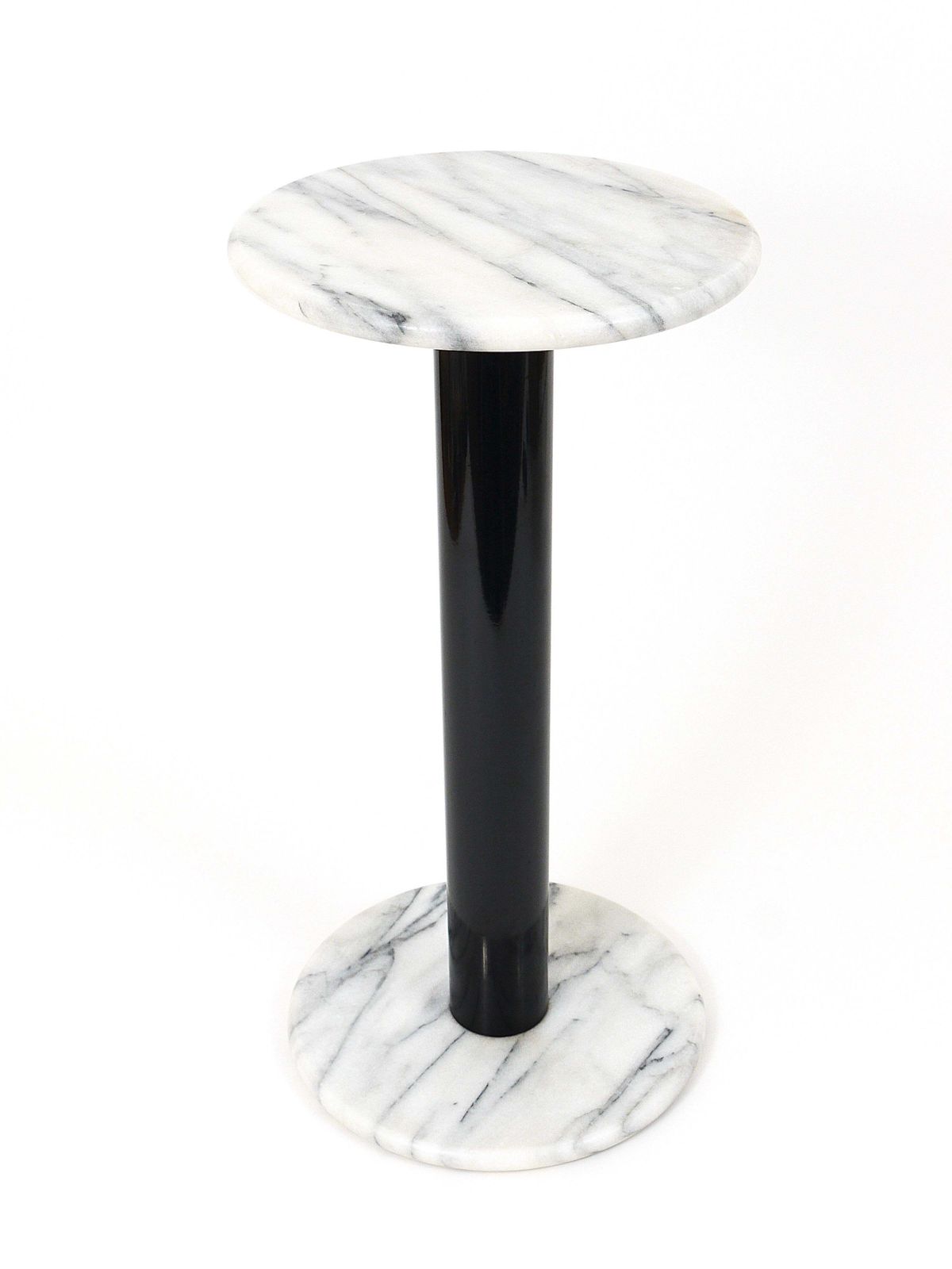 Postmodern White Carrara Marble Flower Stand Pedestal Table, Italy, 1980s photo vinterior