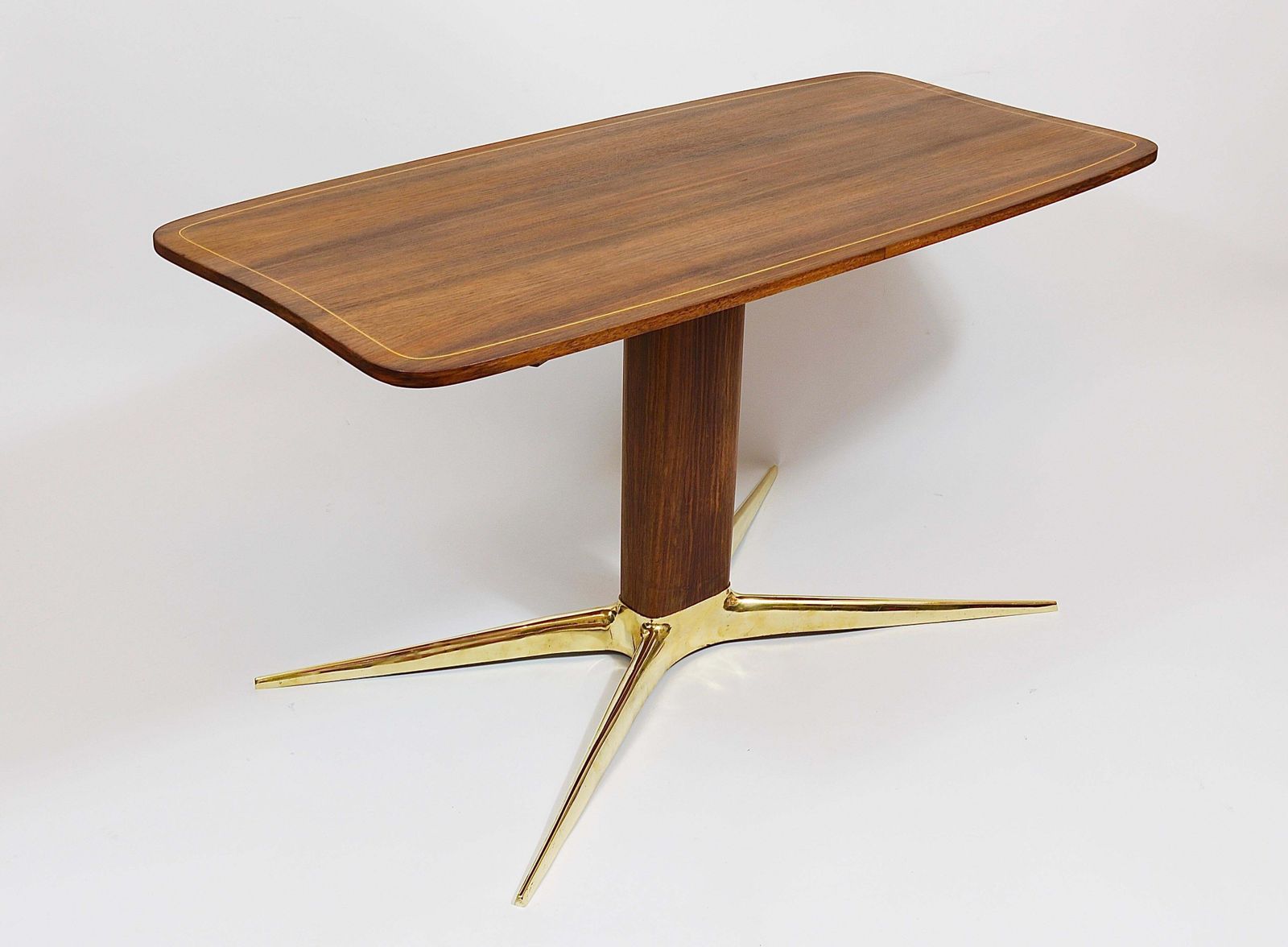 photo vinterior Oswald Haerdtl X Hagenauer Vienna Brass & Walnut Coffee Table, Austria, 1950s