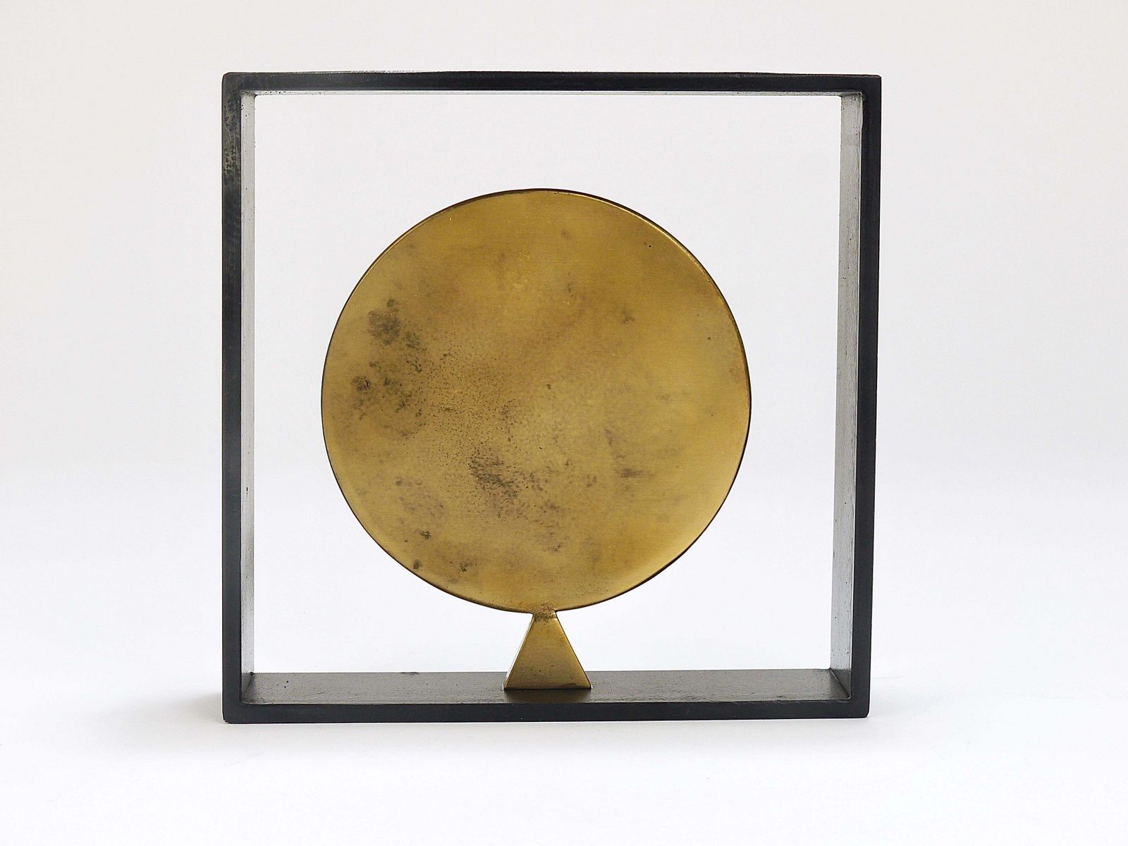 photo vintage Carl Aubock Iron & Brass Coin Medal Midcentury Bookend, Austria, 1970s