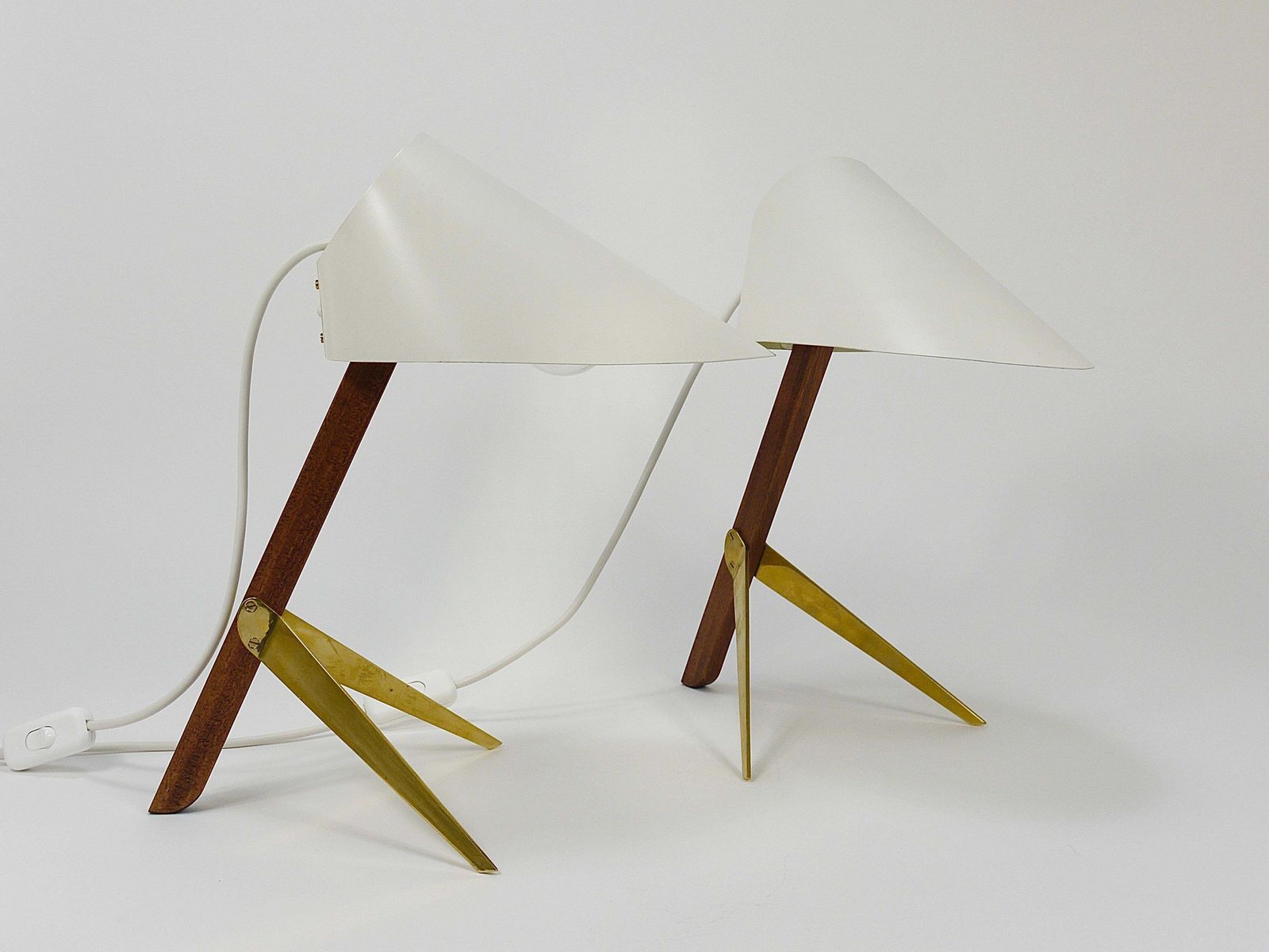 Two J.T. Kalmar Vienna  „Billy Tl“ White Mid Century Table Desk Lamps, Austria photo Lighting