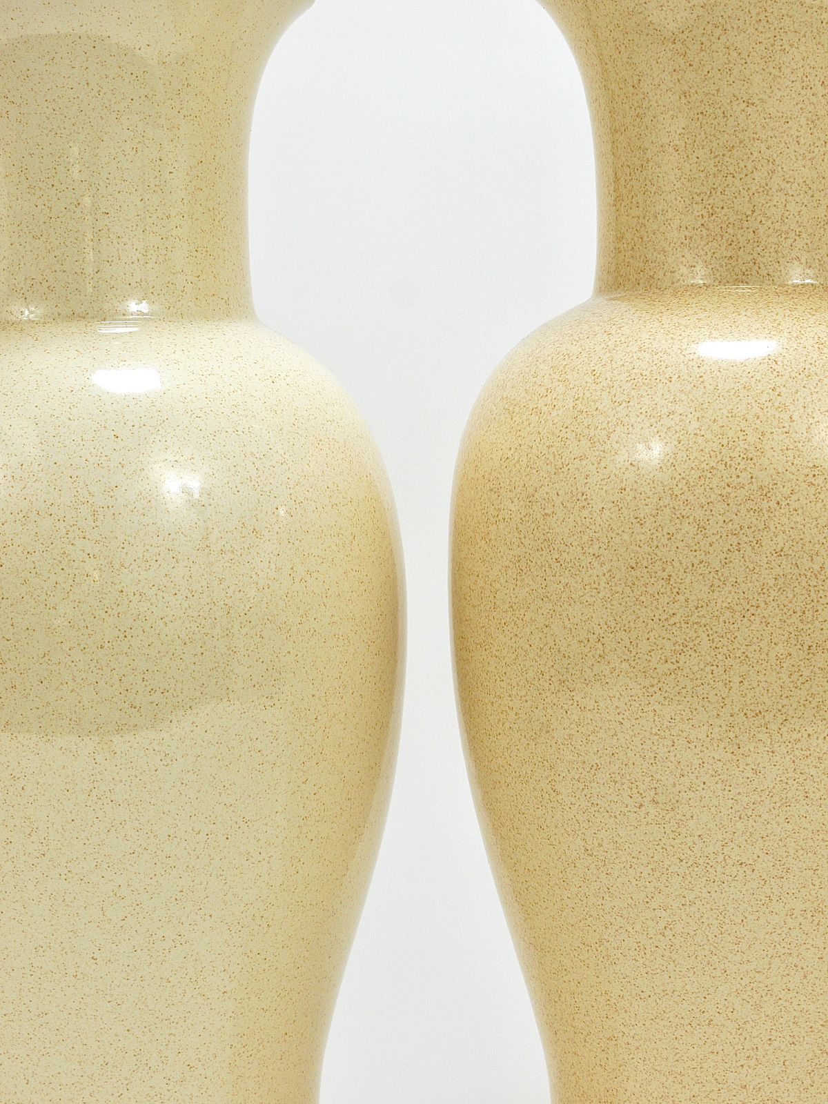 photo vintage Pair Tommaso Barbi Riviera Palm Tree 1970s Table Lamps With Matching Pillows