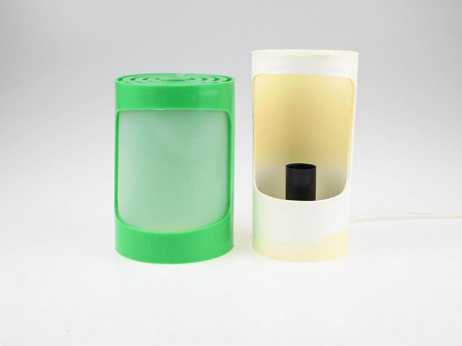 photo furniture Mid Century Green Desk Lamp, Green Plastic Lamp, Desk Lamp, Table Lamp, Desk Light, Bedside Lamp, Mid Century Lamp, Green Lamp, Table Light