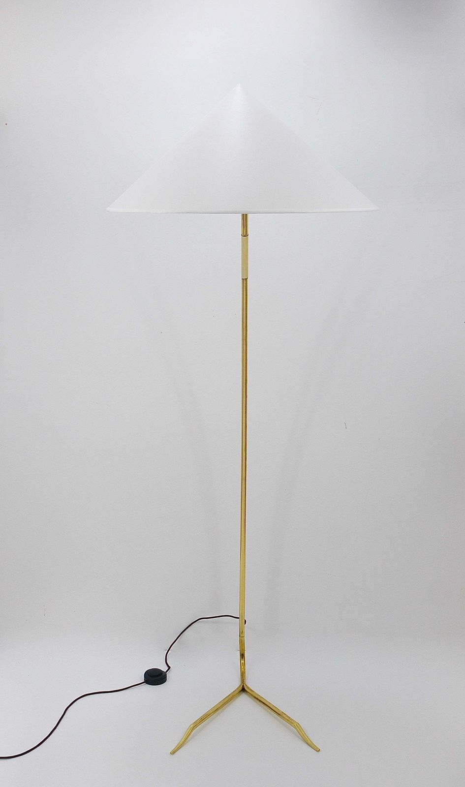 Rupert Nikoll Sumatra Mid Century Brass Floor Lamp, Vienna, Austria, 1950s photo Lighting