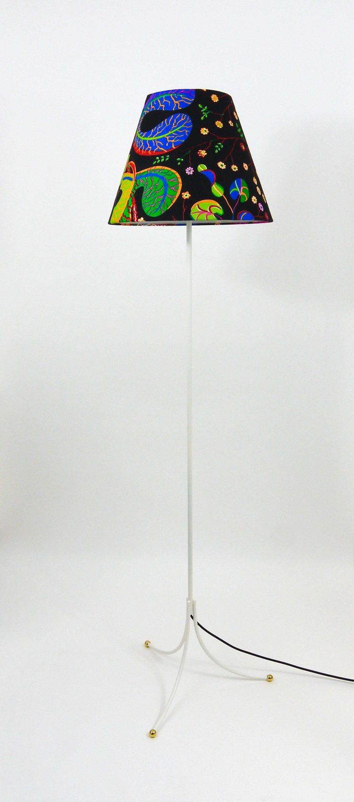 photo vintage Josef Frank X J.T. Kalmar (Haus & Garten) White Tripod Brass Floor Lamp #2057