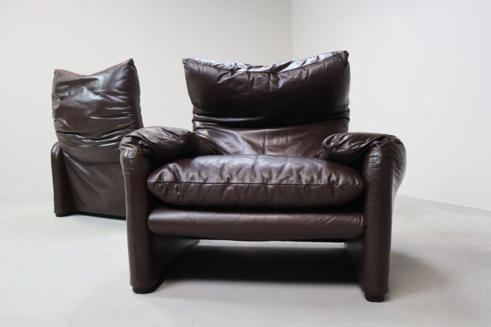 Pair Of Maralunga Leather Armchairs By Vico Magistretti For Cassina, 1974 photo vintage
