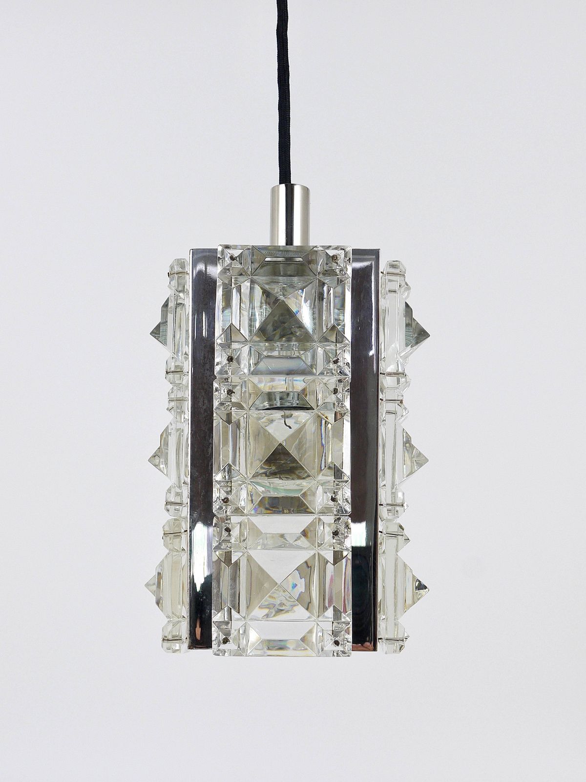 photo vintage Bakalowits Vienna, Up To Three Faceted Crystal Pendant Lamps, Austria, 1960s