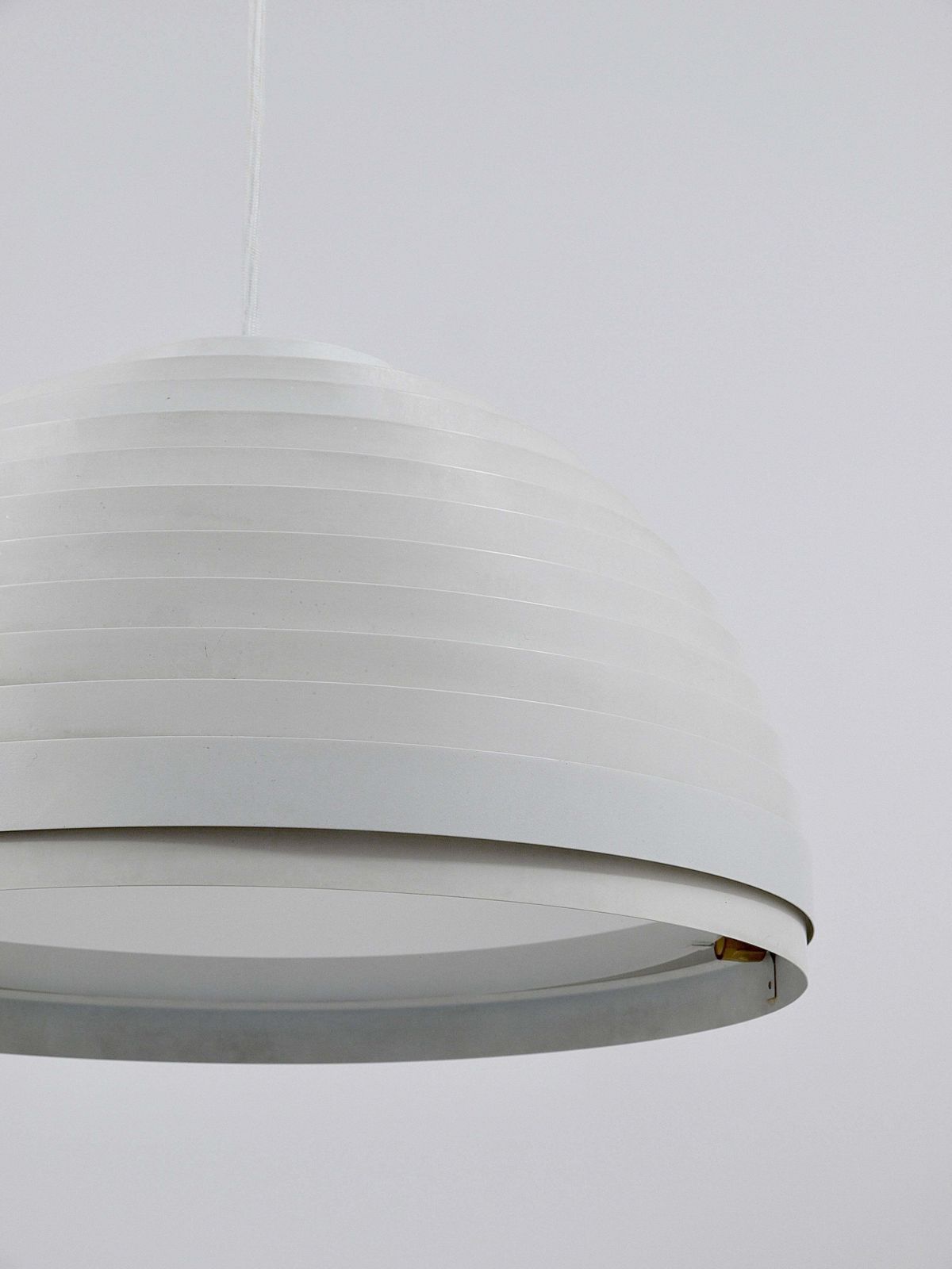 photo vinterior 1960s Panton Style "Dynamic" Lamella Ring Pendant Moon Lamp By Vest, Austria