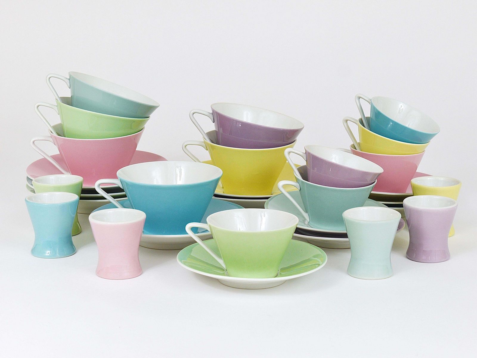 6 Midcentury Pastel Daisy Porcelain Espresso Coffee Cups, Lilien, Austria, 1950s photo furniture