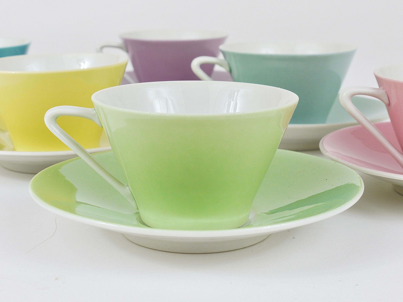 photo buy 6 Midcentury Pastel Daisy Porcelain Espresso Coffee Cups, Lilien, Austria, 1950s