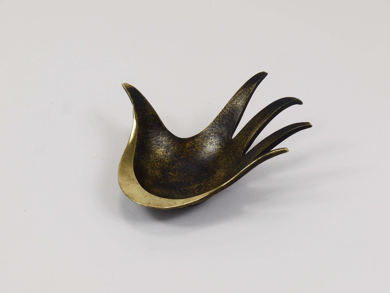 Walter Bosse Sculptural Brass Hand Bowl Or Ashtray, Herta Baller, Austria, 1950s photo vinterior