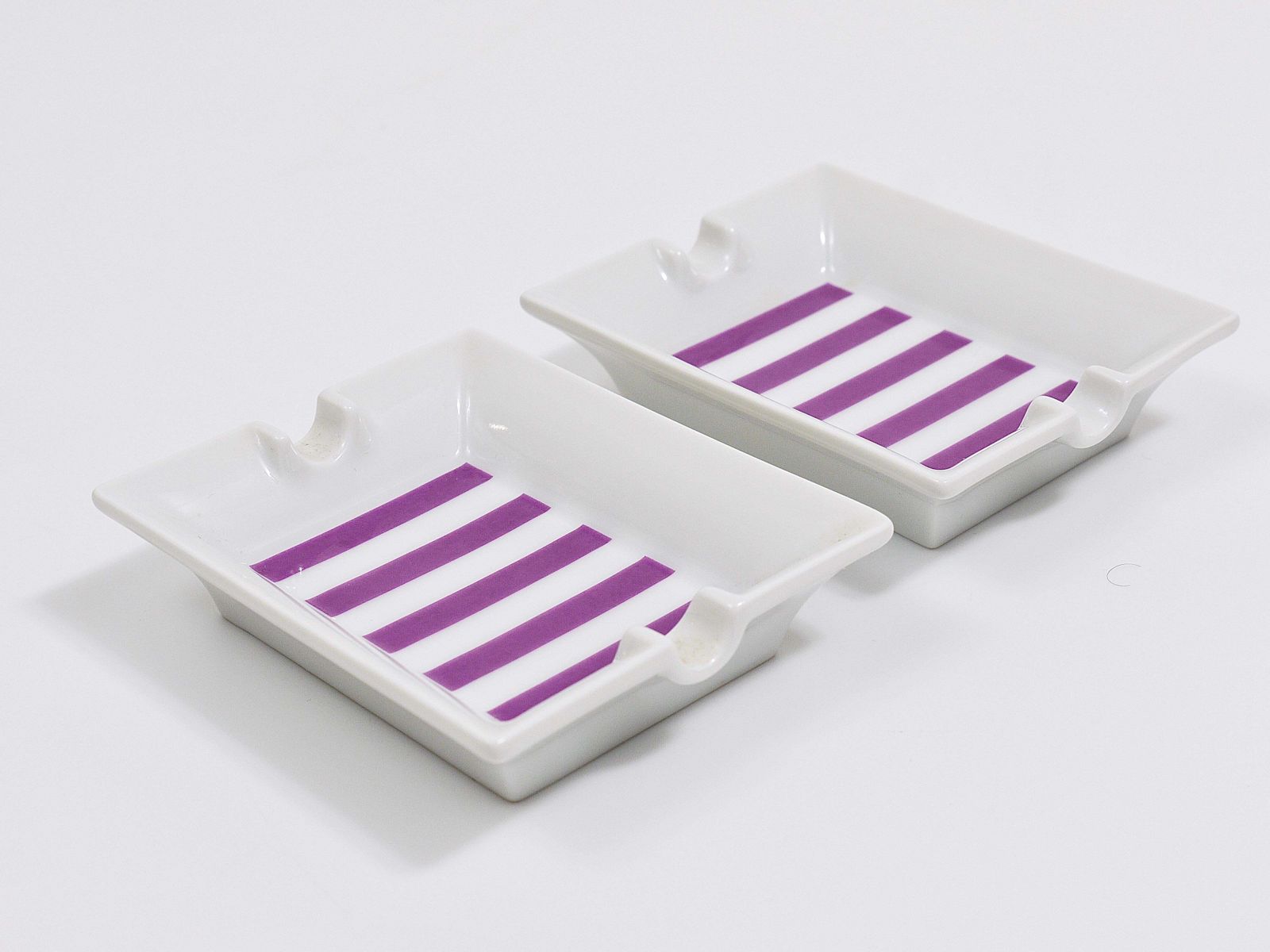 Pair Augarten Vienna Purple Midcentury Fine Porcelaine Ashtrays, Austria, 1950s photo 234.0