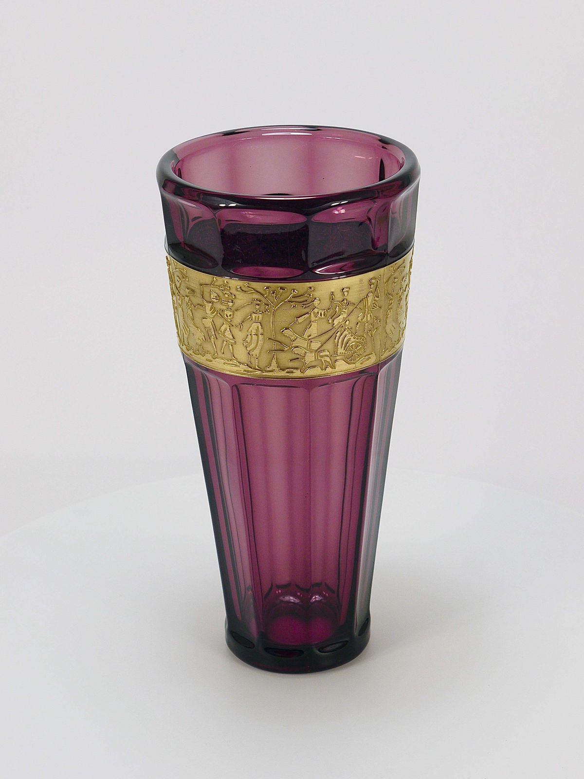 Ludwig Moser Art Deco Amethyst Crystal Glass Vase, Fipop Series, Karlsbad, 1920s photo vinterior