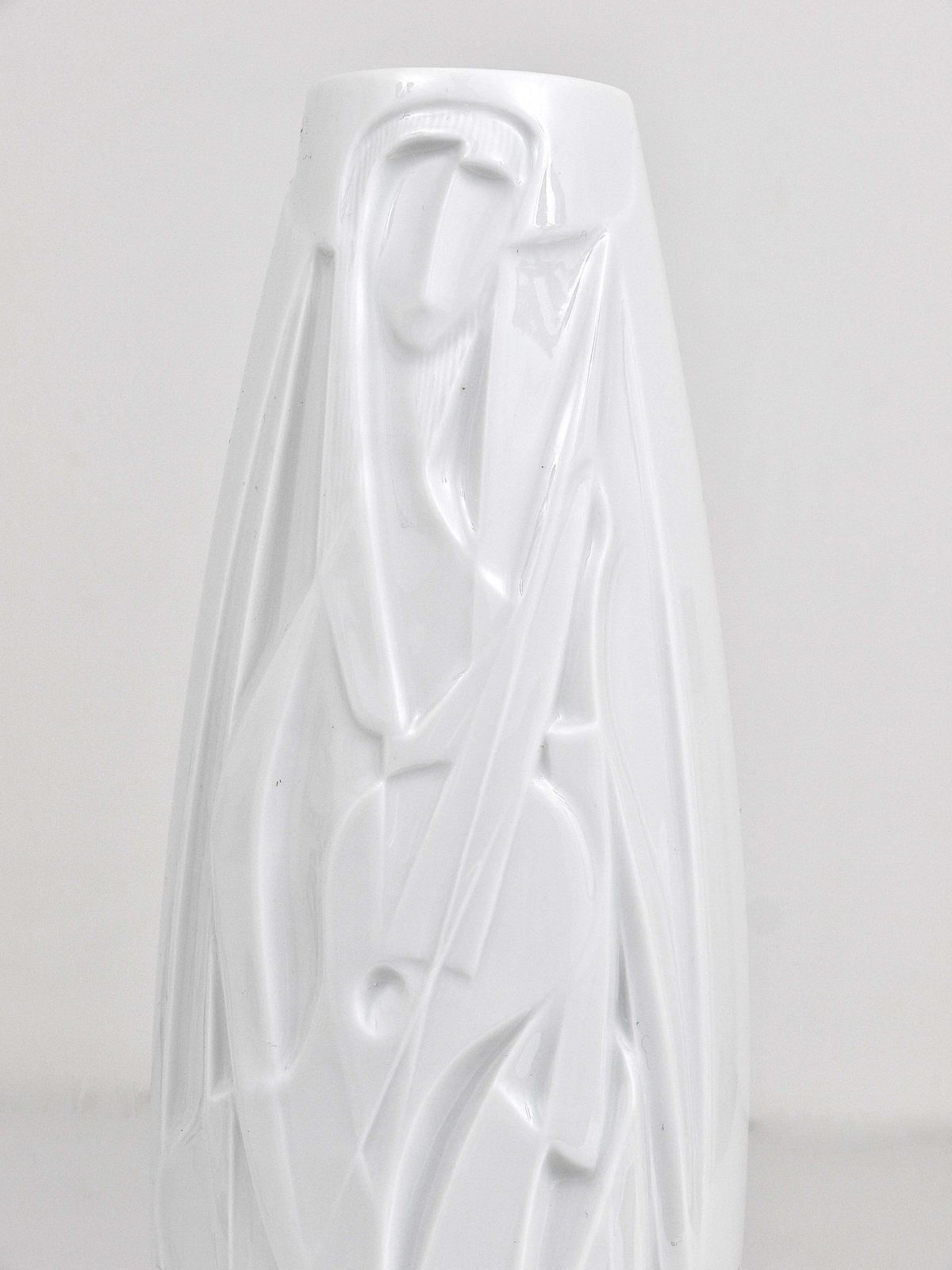 Cuno Fischer Rosenthal Studio Linie White Relief Op Art Porcelain Vase, 1960s photo buy