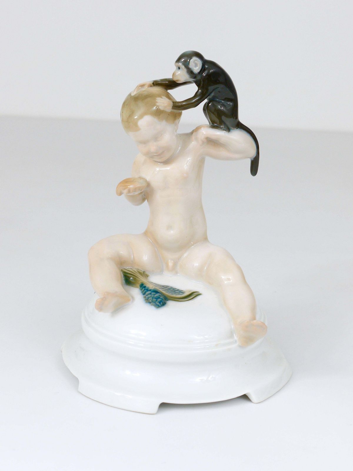 1910s Rosenthal Putto & Monkey Porcelain Sculpture By Ferdinand Liebermann photo vinterior