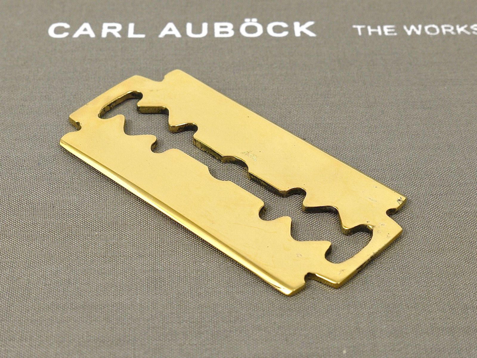 photo furniture Carl Auböck Handcrafted Razor Blade Brass Paperweight #5378, Austria