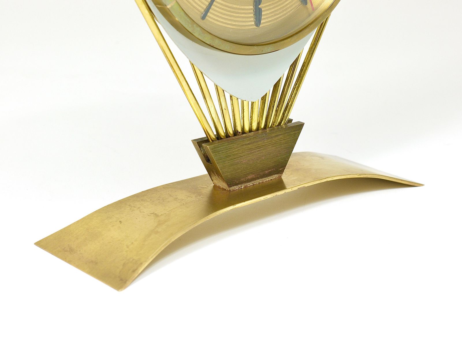 605.0 Atlanta Midcentury Atomic Age Sunburst Brass Table Desk Clock, Western Germany photo
