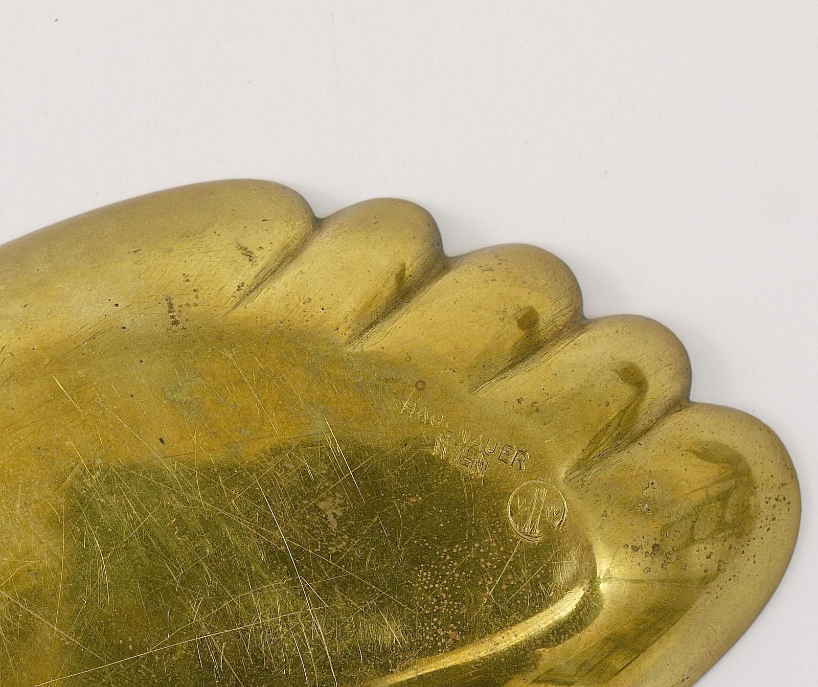 395.0 Werkstätte Hagenauer Sculptural Foot Bowl Or Tray, Midcentury, Brass, Austria photo