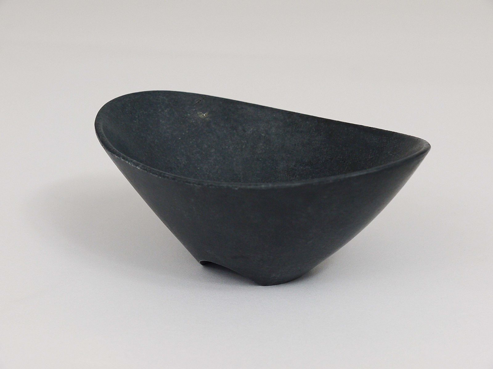 Carl Aubock Midcentury Black Cast Iron Bowl Or Ashtray, Austria, 1950s photo Home Decor