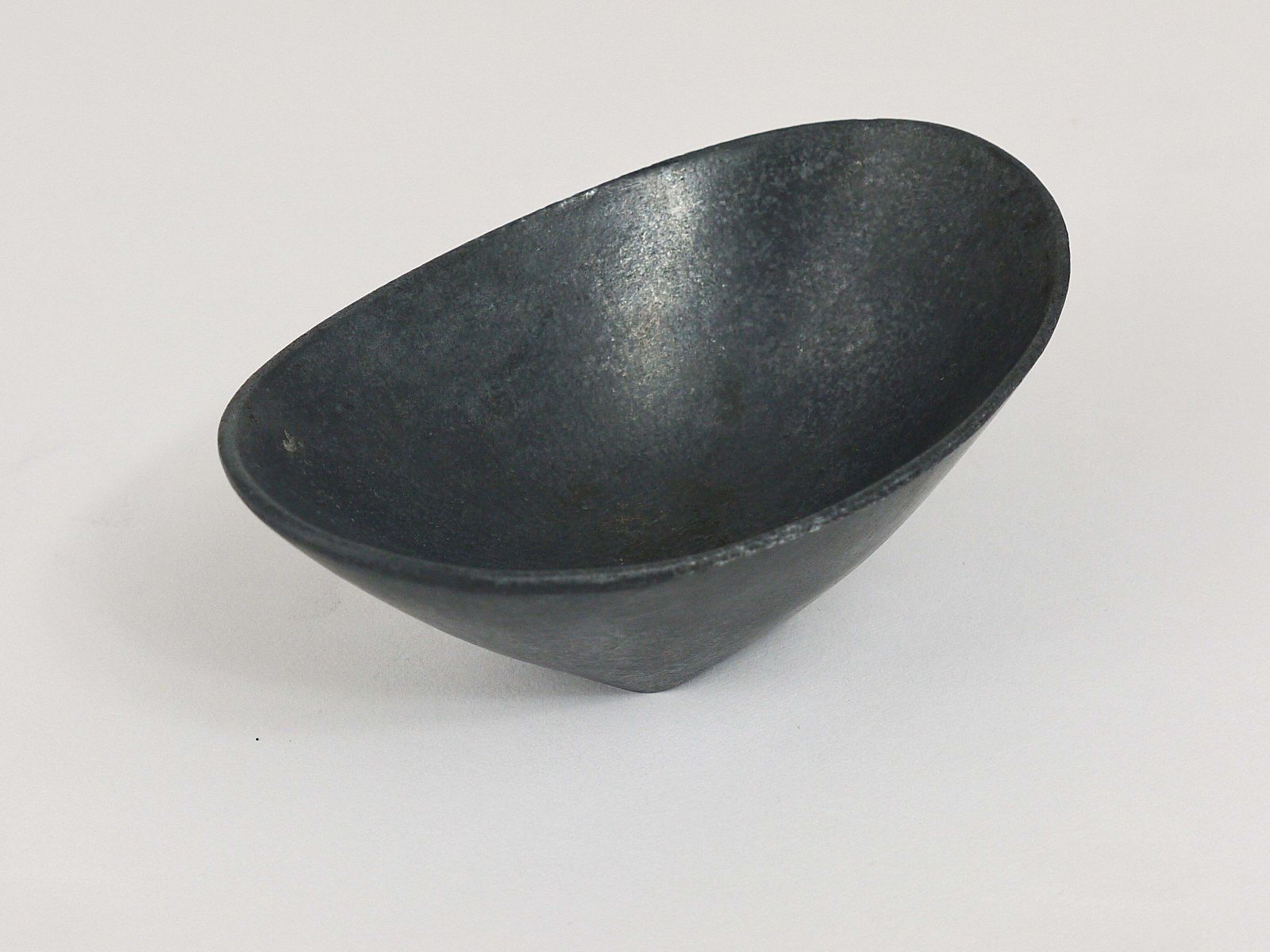 Carl Aubock Midcentury Black Cast Iron Bowl Or Ashtray, Austria, 1950s photo vinterior