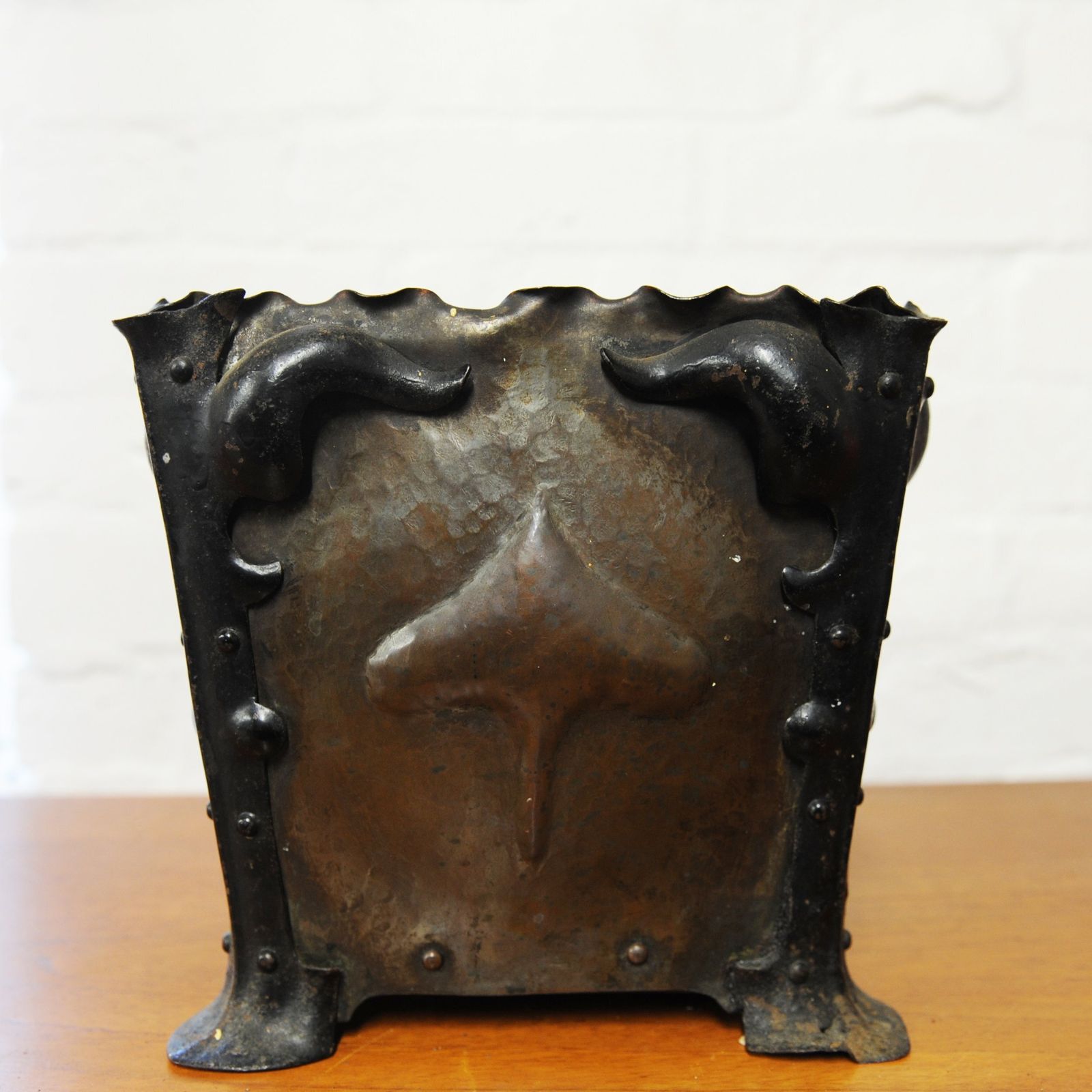 Decorative Arts & Crafts Copper Plant Pot With Spade Design, 1900s