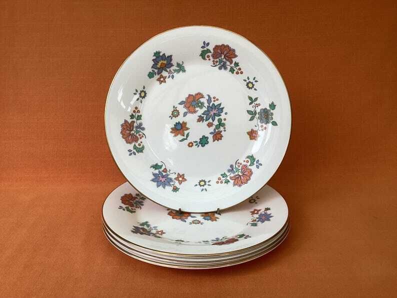 1970s Royal Doulton ‘Madrigal’ Dinner Plates H5014 (Set Of 4), Royal Doulton Madrigal Design, Fine Bone China, Royal Doulton 10.5” Plates