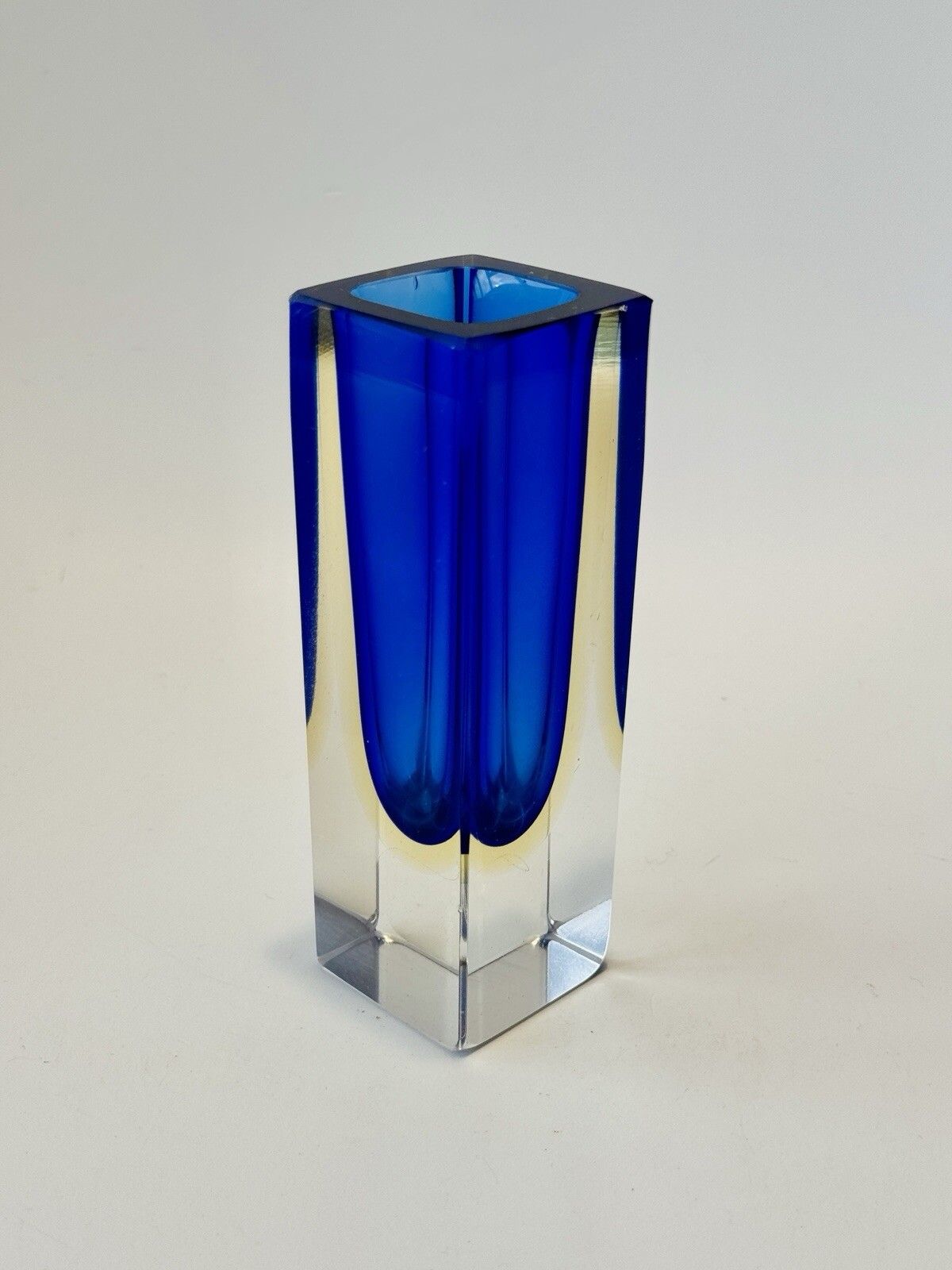 Beautiful Murano Faceted Cobalt Blue & Pale Amber Sommerso Glass Block Vase photo vinterior