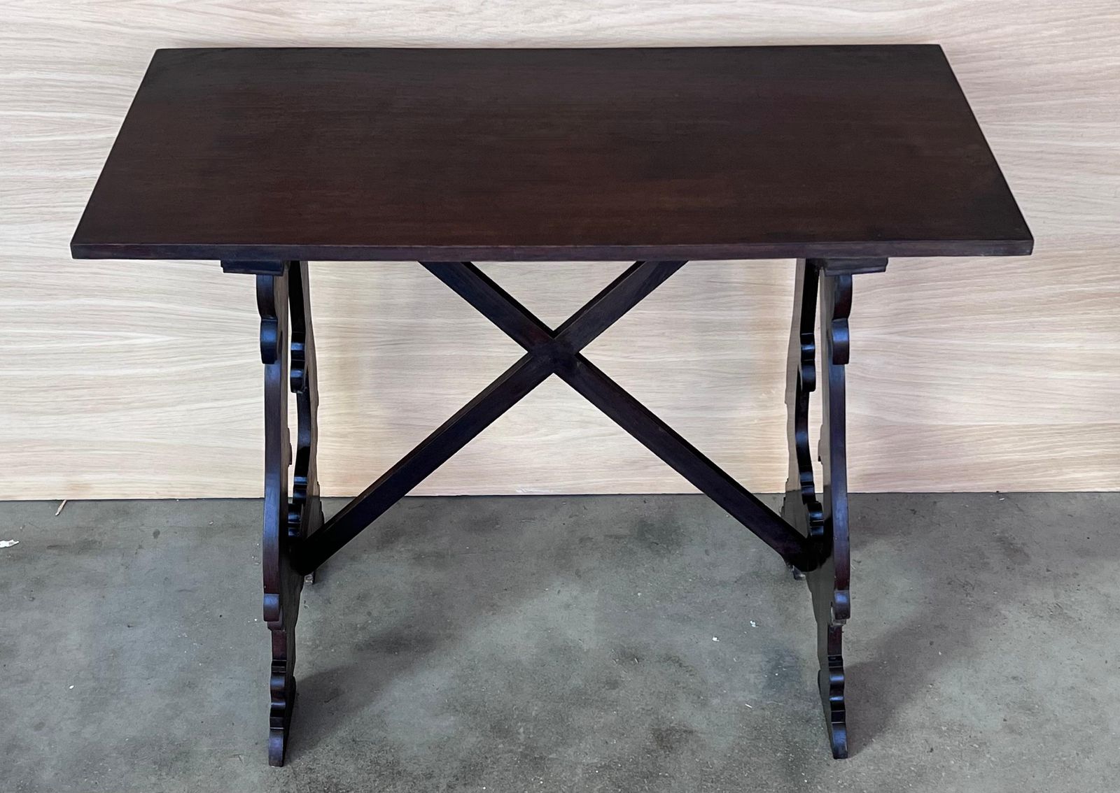Table d'appoint baroque espagnole ébonisée, pieds en lyre, XIXe siècle photo Mobilier