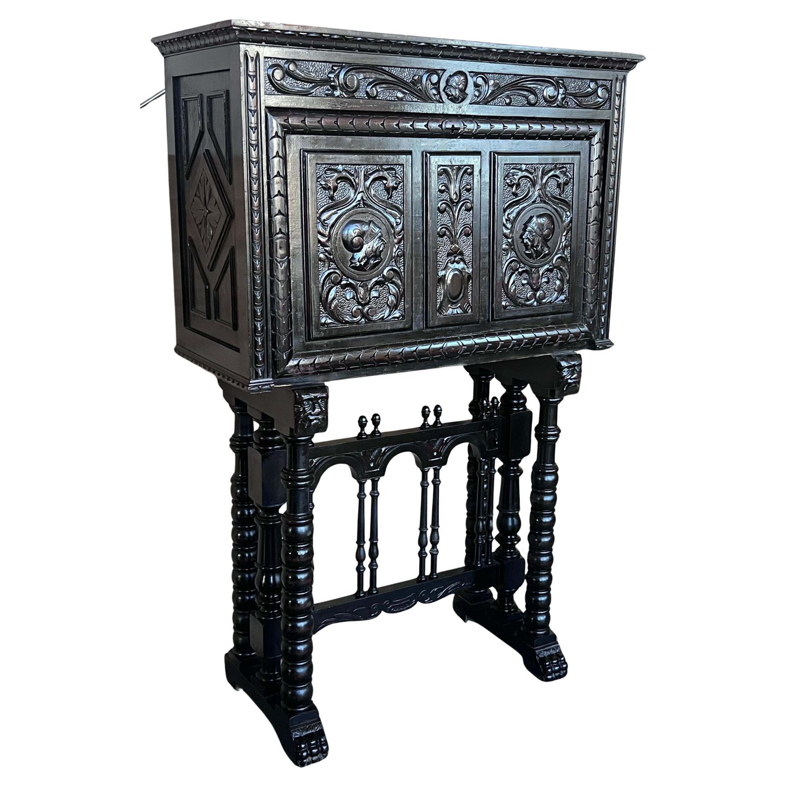 Cabinet sur piédestal de style baroque espagnol, Bargueno ou Varqueno, XXe siècle