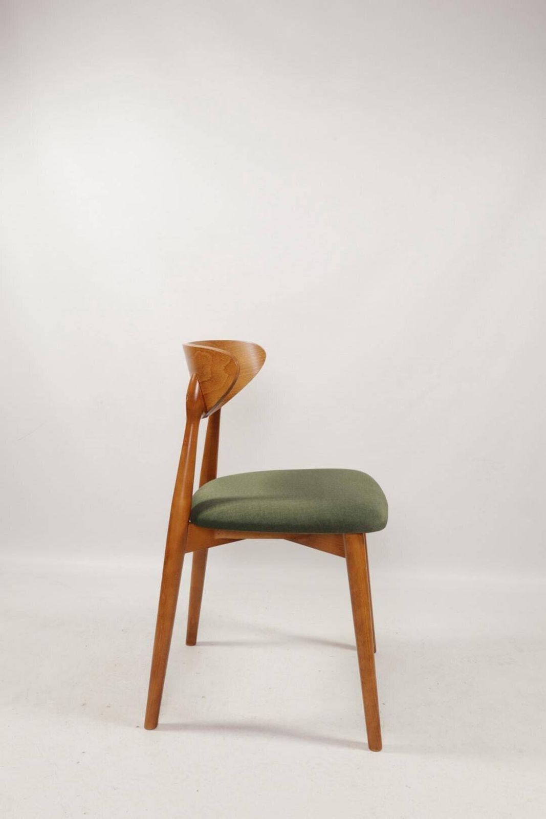 Modern Dining Chairs Set Of 4 , Green Velvet Fabric Office Chairs, Beech Wooden Chairs photo furniture