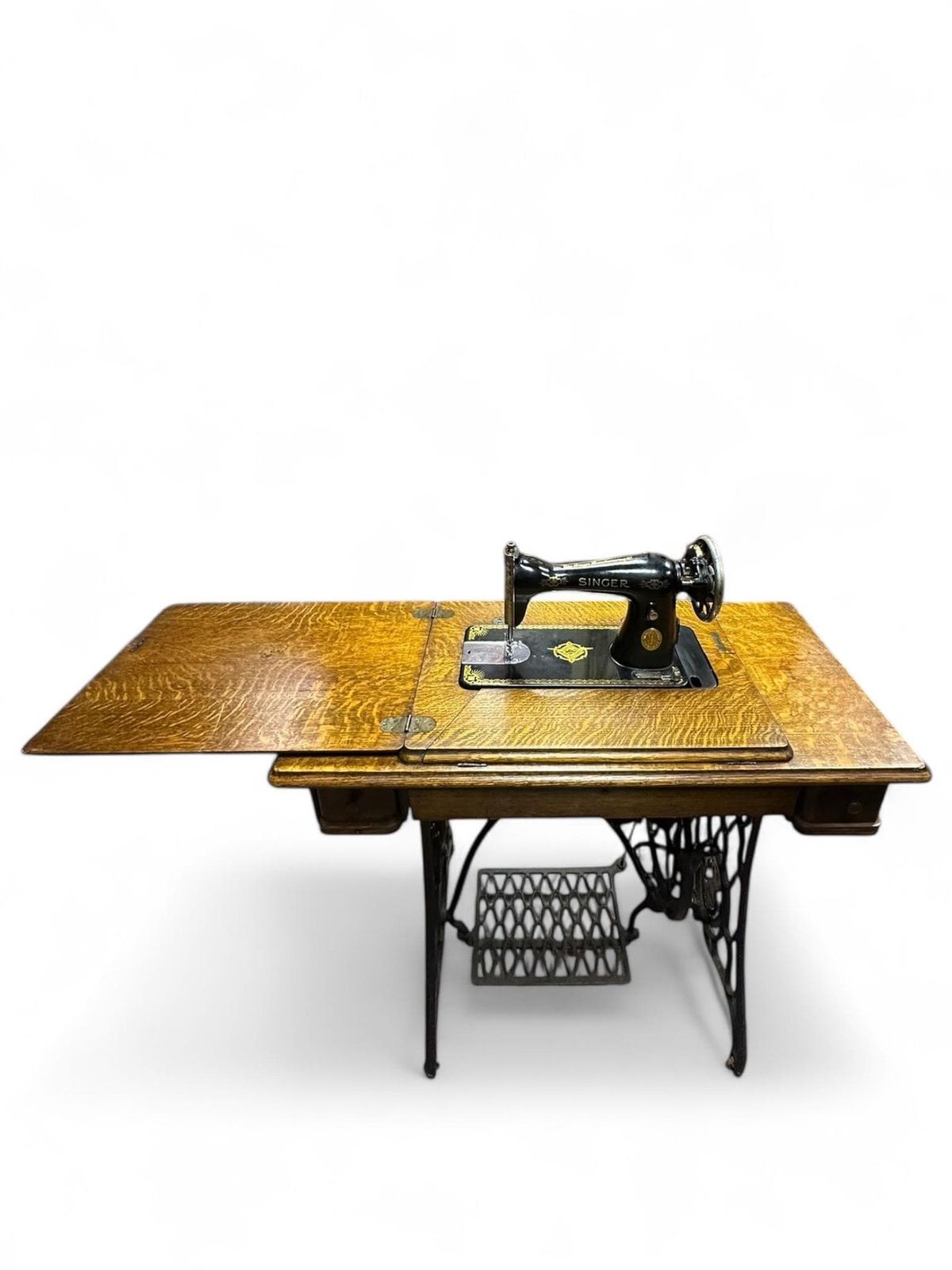 Vintage Singer Sewing Machine / Model 15k80 Central Bobbin / 19th Century/ Free Delivery