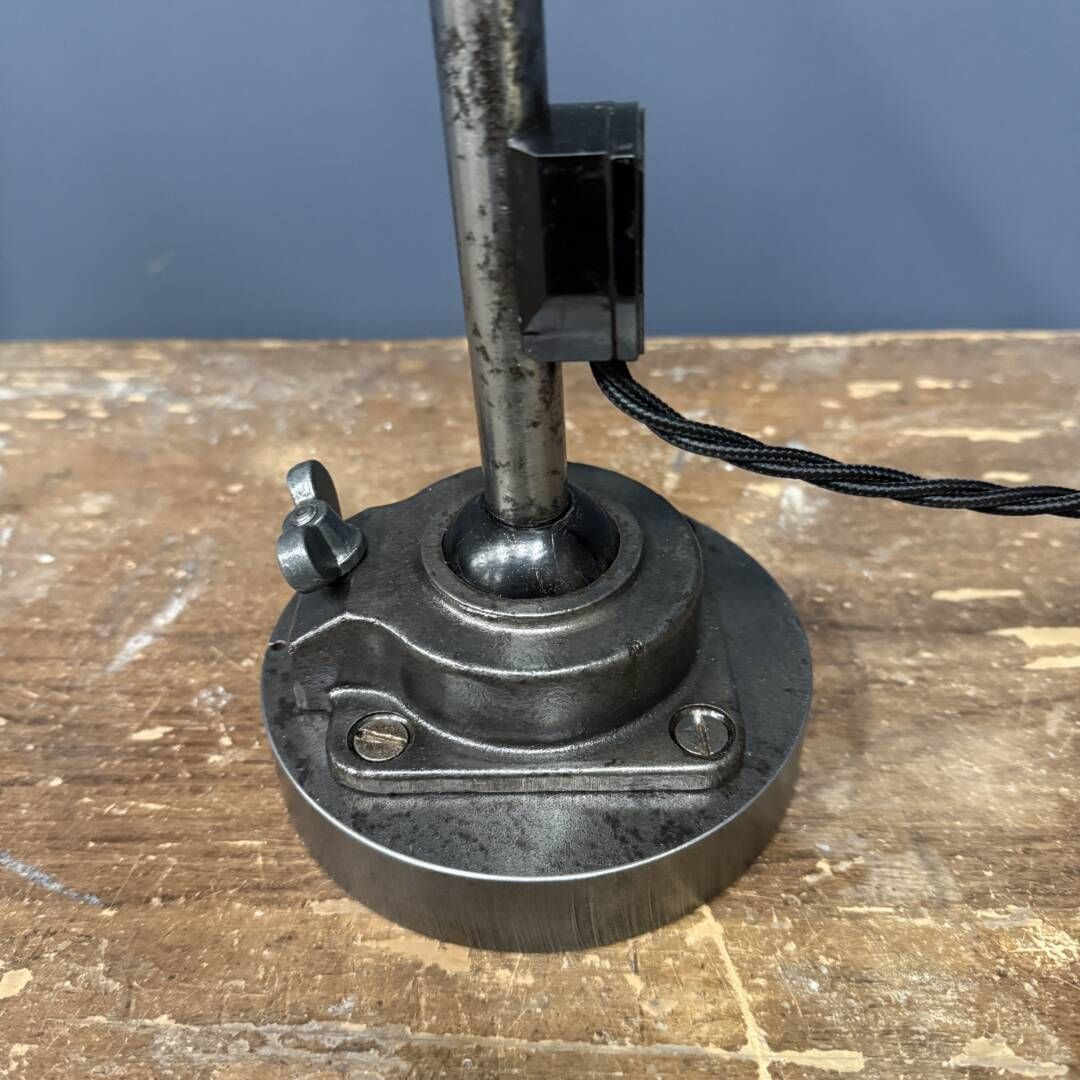 photo vintage Kandem Werkplaats Tafellamp Model 745 Met Kleine Kap