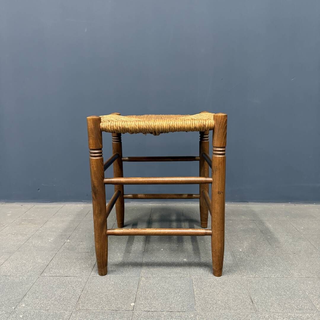 photo for sale Set Nederlandse Beukenhouten Krukken Met Bekleding Met Paspelrand