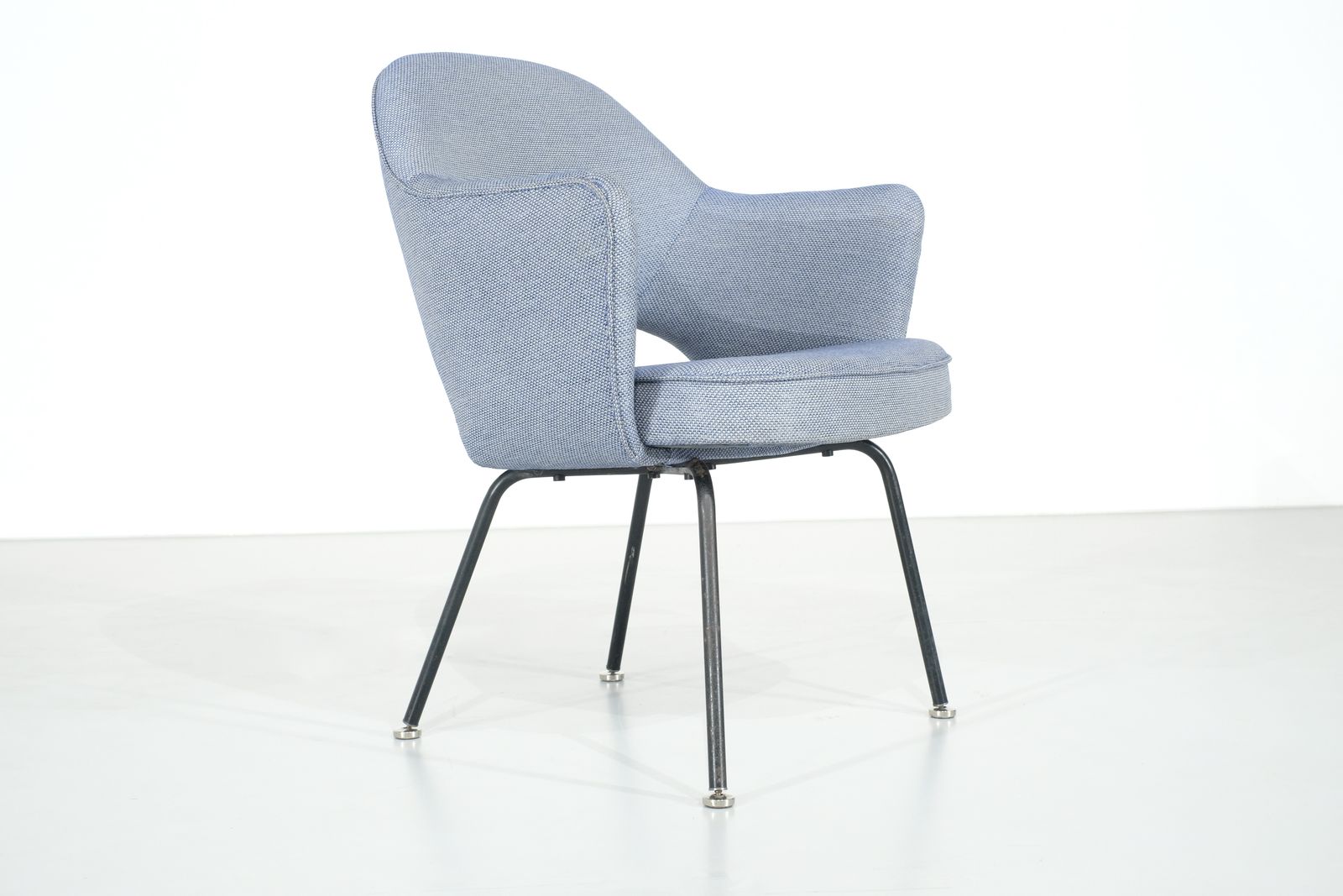 Armchair "Conference" By Eero Saarinen Produced By Knoll For Ibm, USA 1957. photo furniture