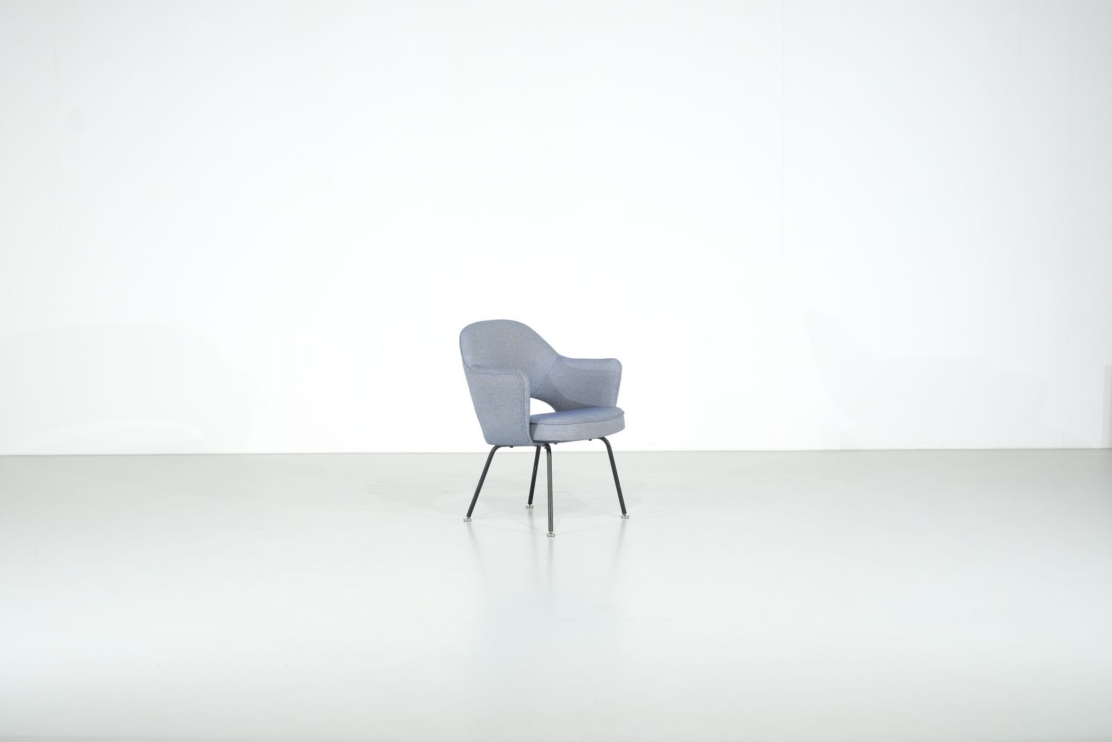 Armchair "Conference" By Eero Saarinen Produced By Knoll For Ibm, USA 1957. photo buy