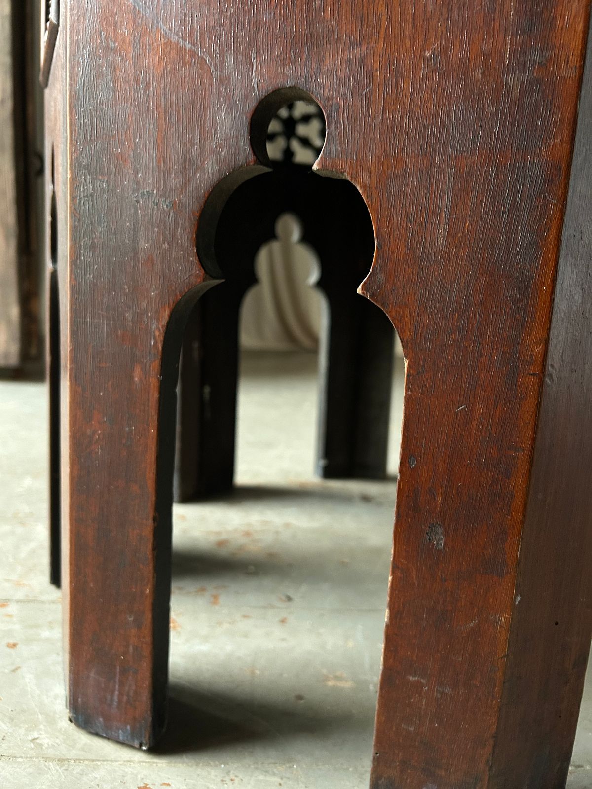 Liberty And Co Mashraybia Wine Table photo vinterior