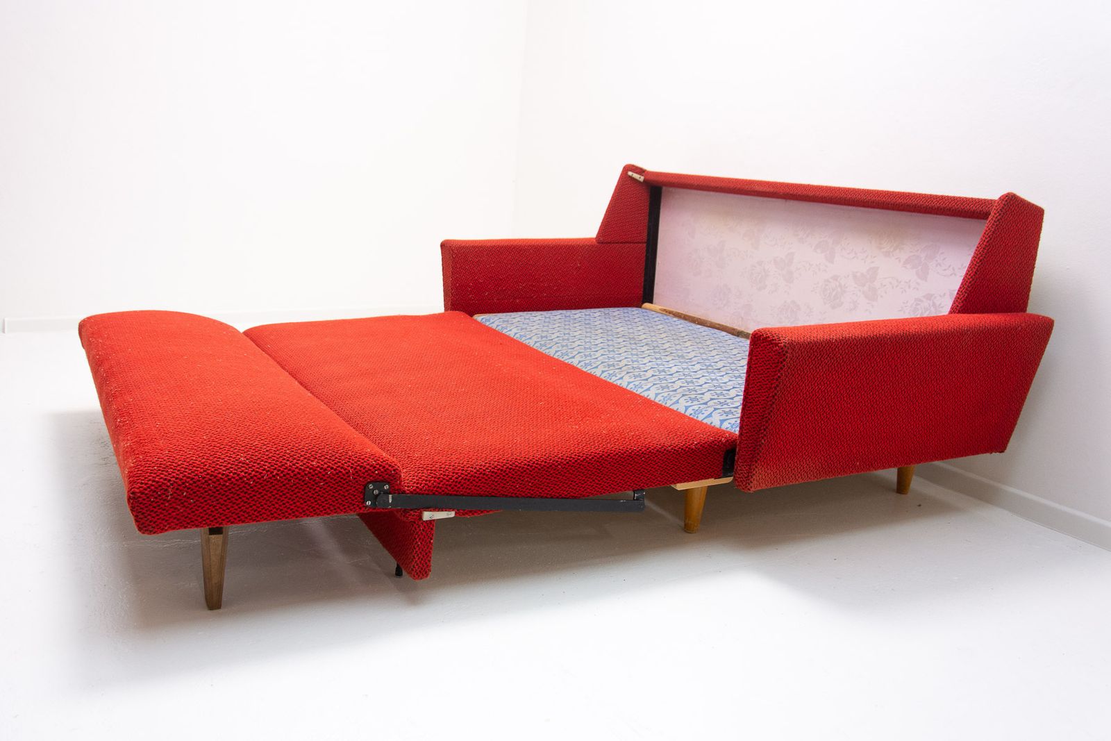 Meubels Mid Century Opvouwbare Slaapbank, Ca. Jaren 1960, Tsjecho Slowakije photo