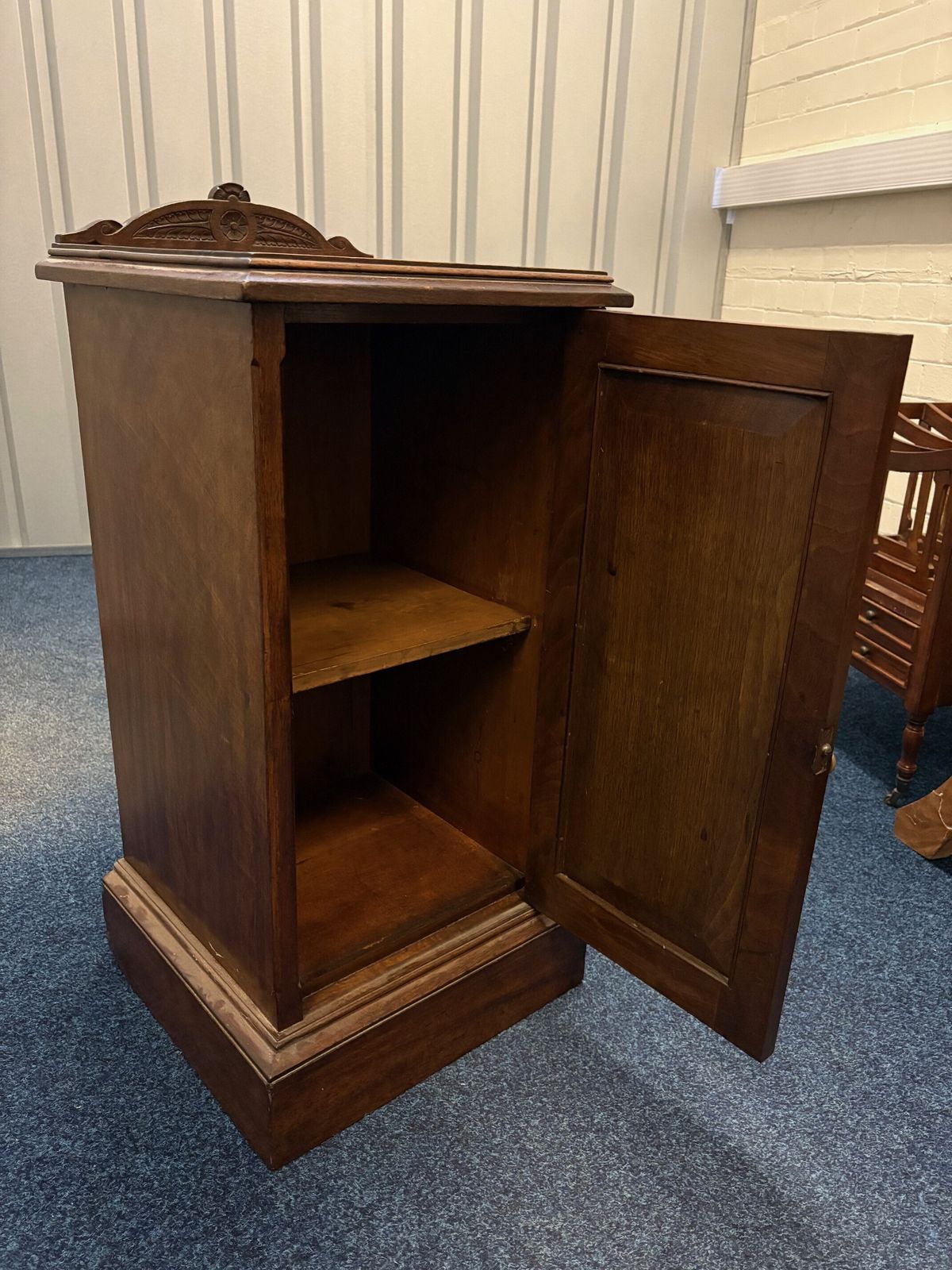 English Victorian Mahogany Bedside Cabinet photo for sale