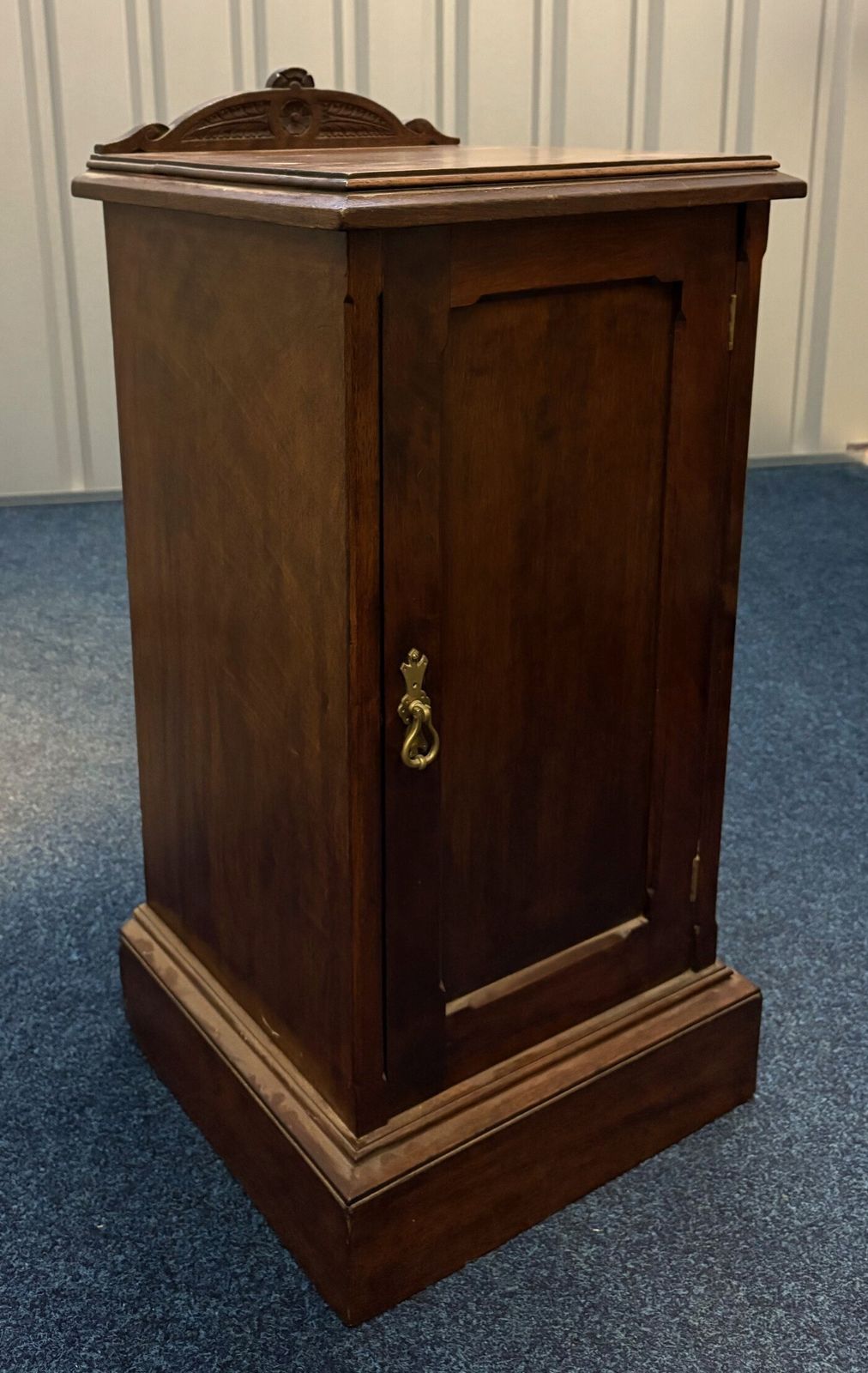 English Victorian Mahogany Bedside Cabinet photo Furniture