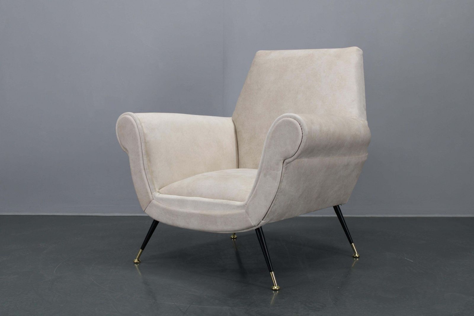 1950s Restored Italian Armchair photo vinterior