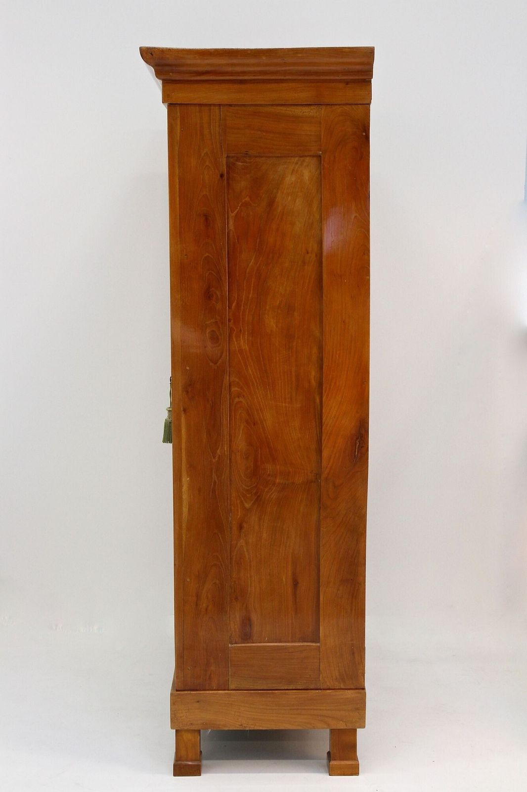 photo vinterior 19th Century Biedermeier Cherrywood Vitrine/ Display Cabinet, Austria Ca. 1840