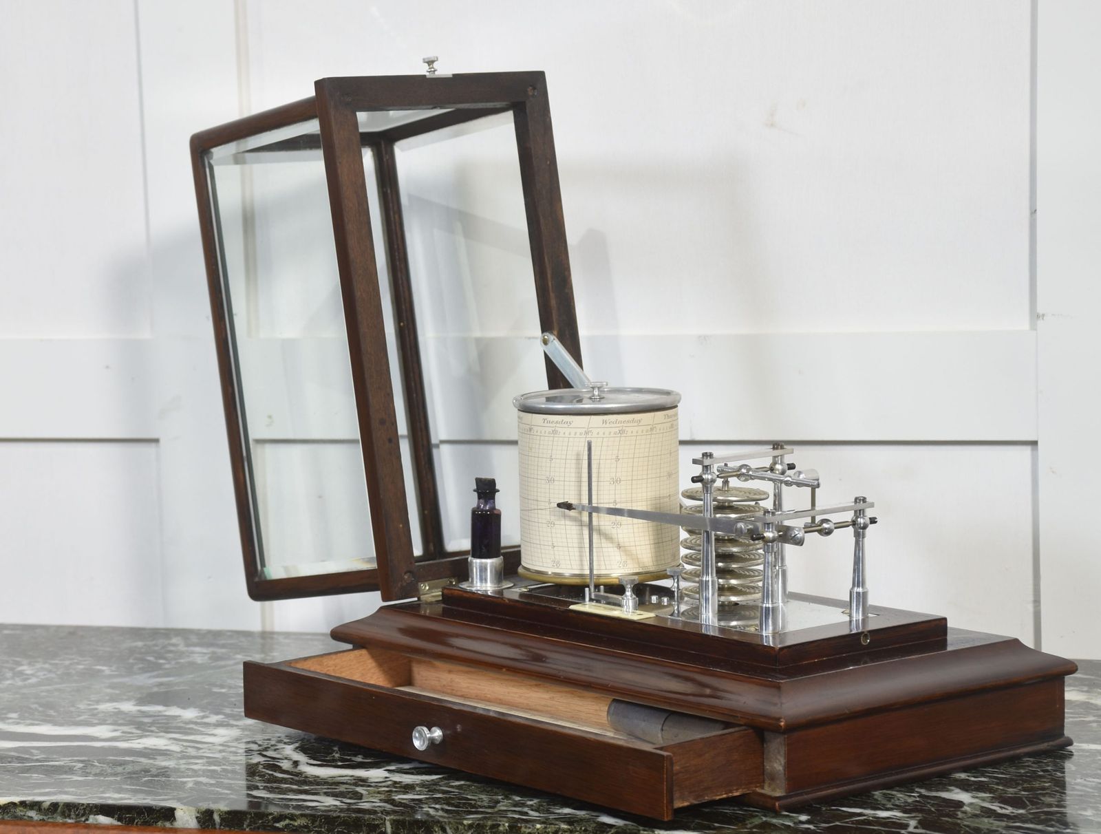 Mahogany Cased Barograph photo vinterior