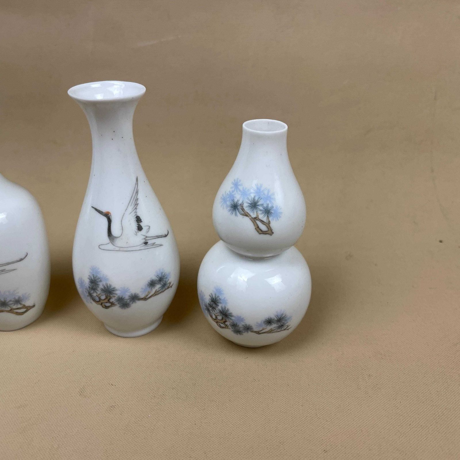 Set Of 4 Miniature Oriental Chinese Ceramic Porcelain Hand Painted Vase Small Floral Decorative Pot Antique Asian White Fish Bone China photo 55.0