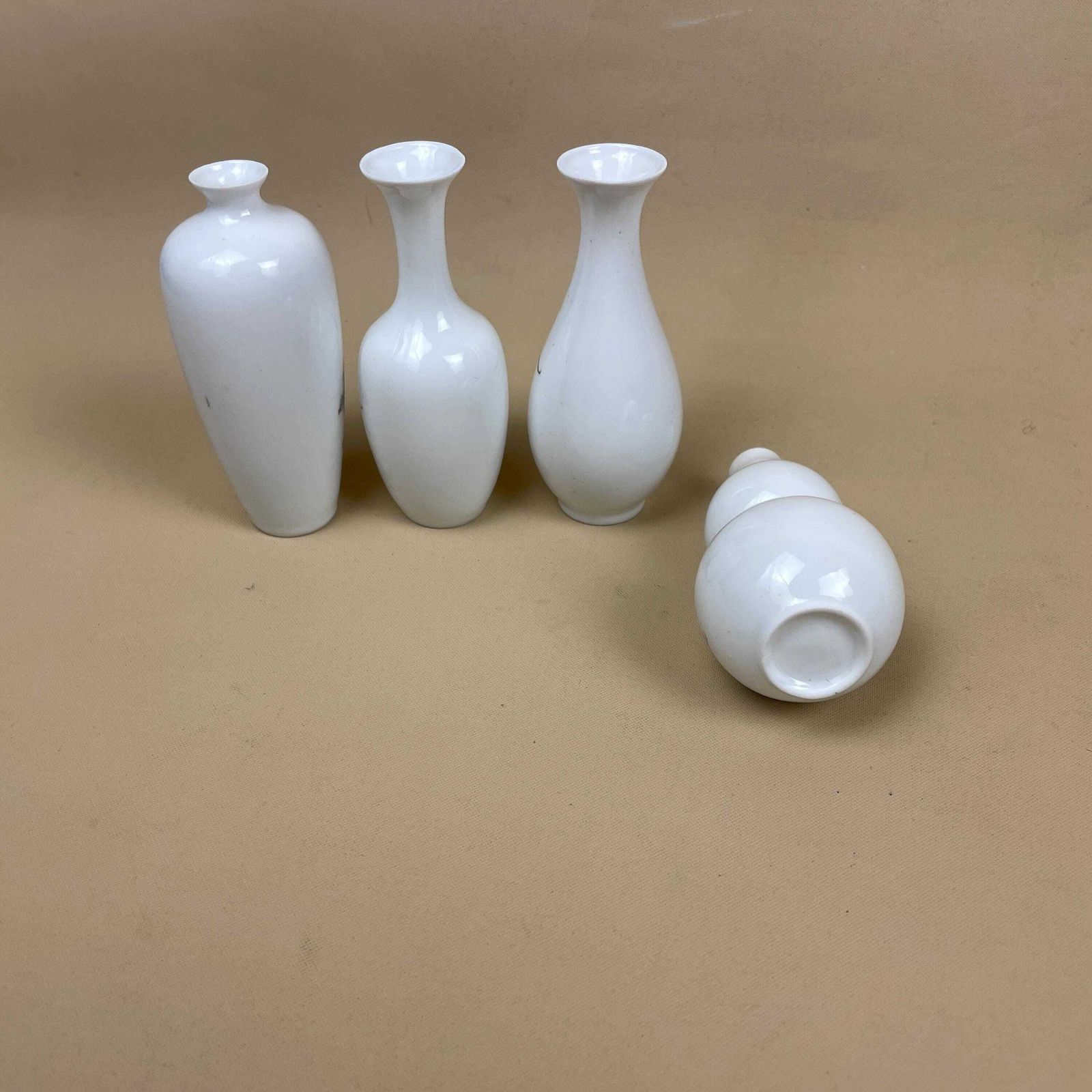 Set Of 4 Miniature Oriental Chinese Ceramic Porcelain Hand Painted Vase Small Floral Decorative Pot Antique Asian White Fish Bone China photo vintage