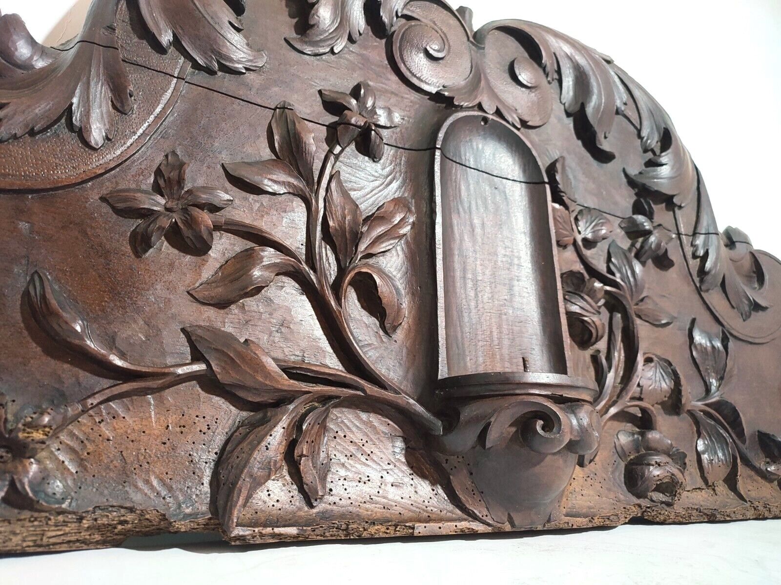 19th Century Carved Walnut Pediment With Niche From A Chateau In France photo 760.0