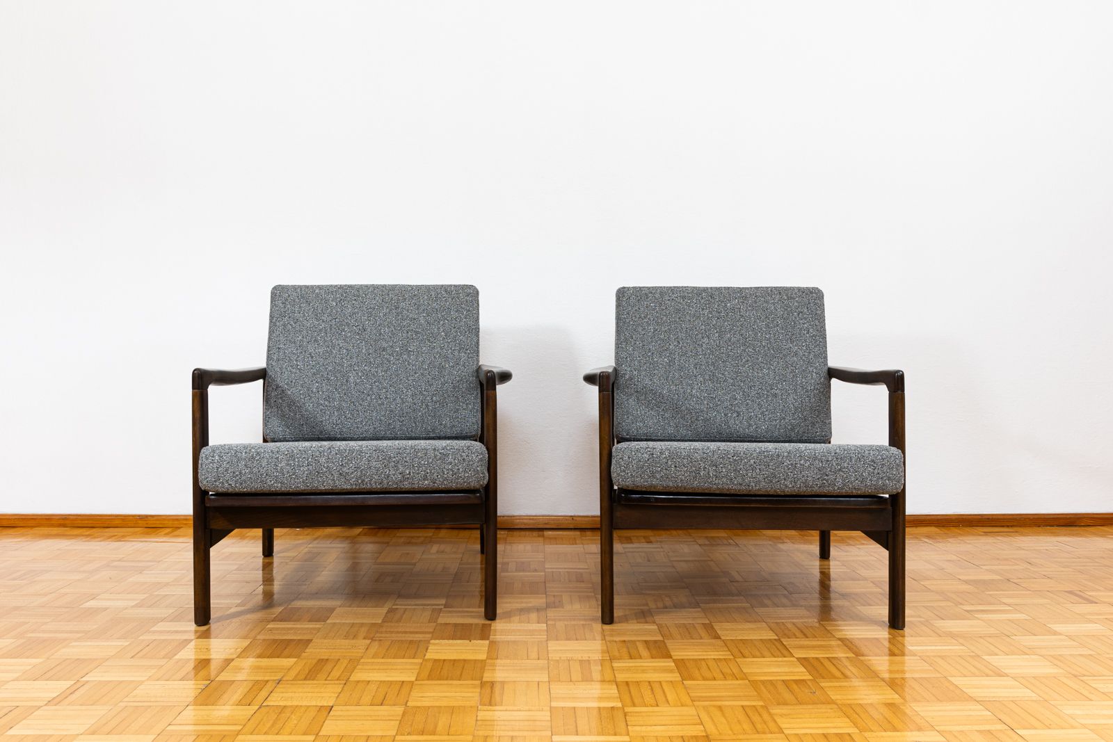 photo furniture Pair Of Mid Century Armchairs B7522 By Zenon Bączyk, Poland, 1960's