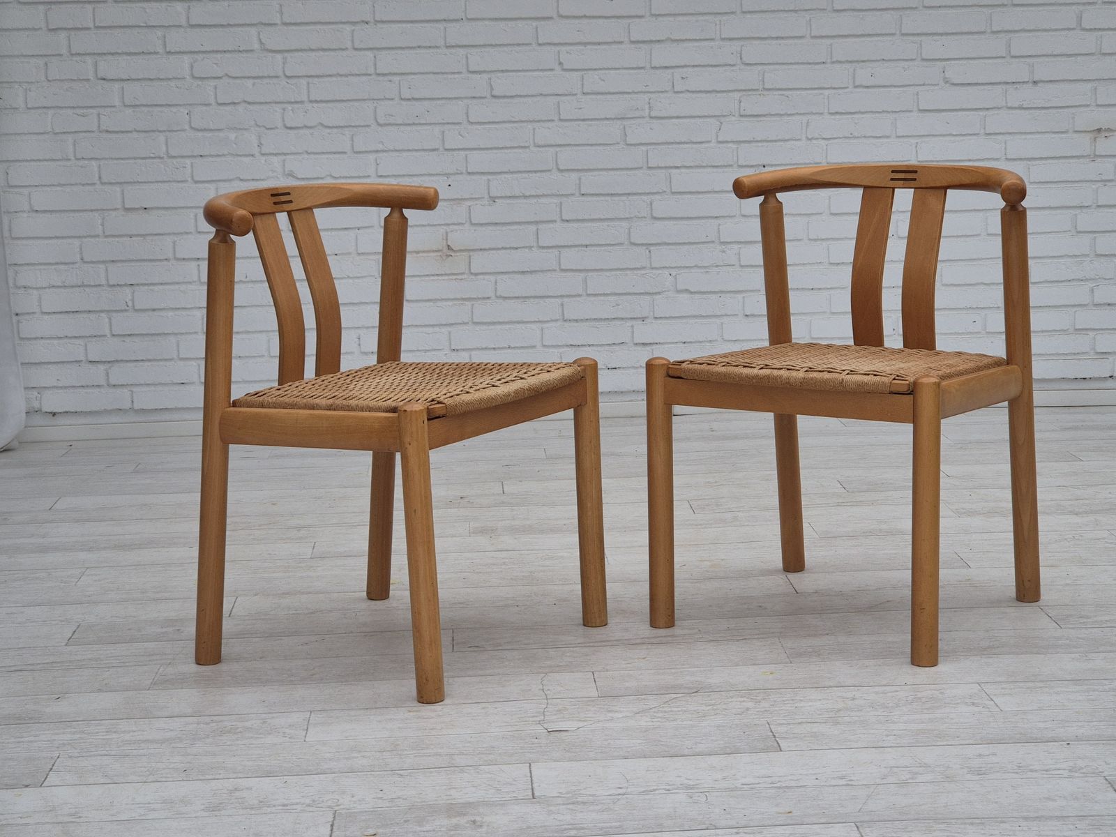 Ca. Jaren 1970, Deens Design Van Hans J. Frydendahl Voor Boltinge Stolefabrik, Paar Stoelen Model "Cleopatra", Beukenhout. photo Meubels