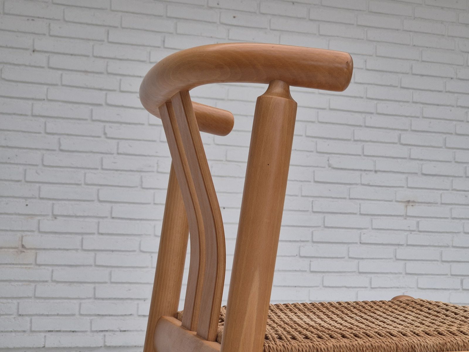 photo vintage Ca. Jaren 1970, Deens Design Van Hans J. Frydendahl Voor Boltinge Stolefabrik, Paar Stoelen Model "Cleopatra", Beukenhout.