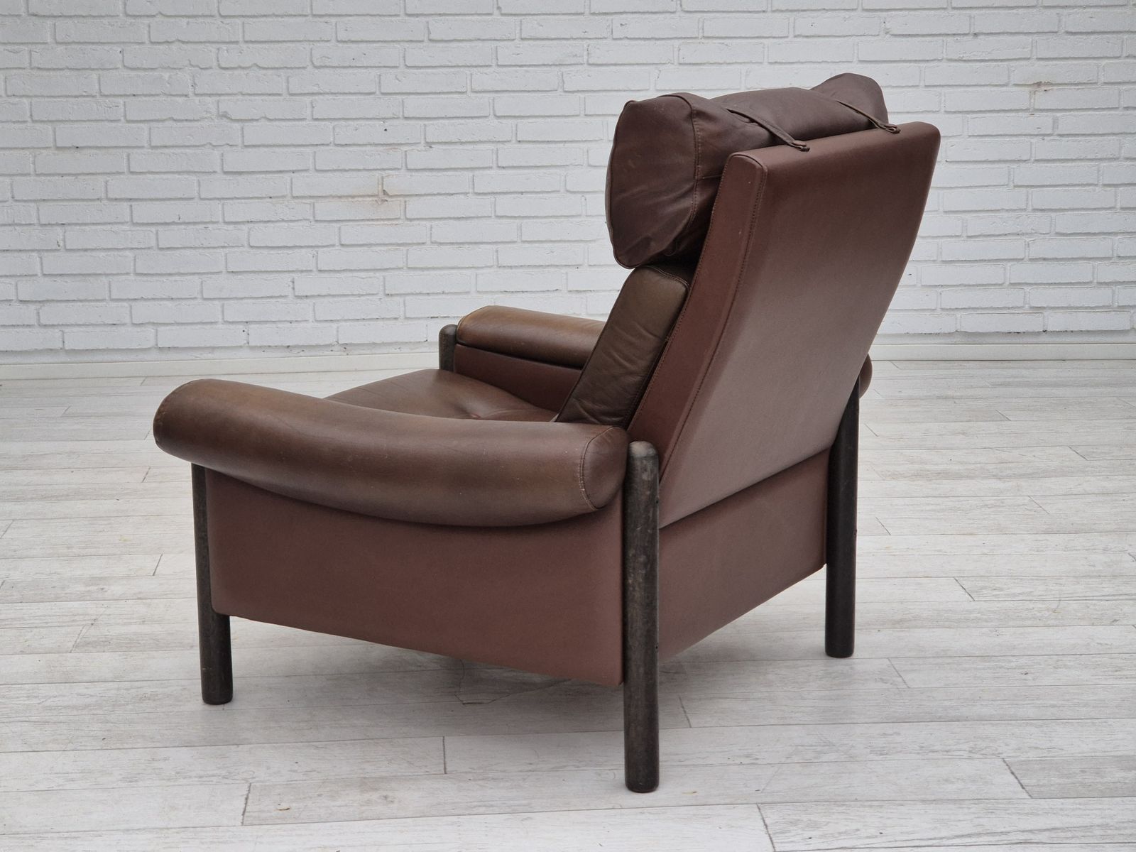1150.0 Ca. Jaren 1970, Deense Fauteuil, Meubelleer, Donker Eikenhout. photo