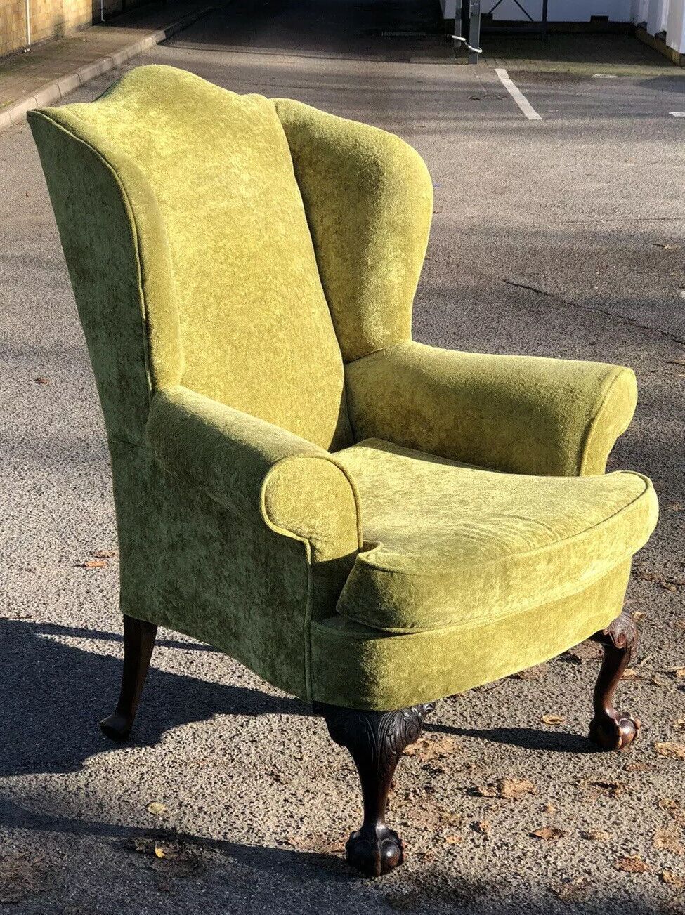 Antique Library Armchair, Fine Carved Mahogany Legs. photo vinterior